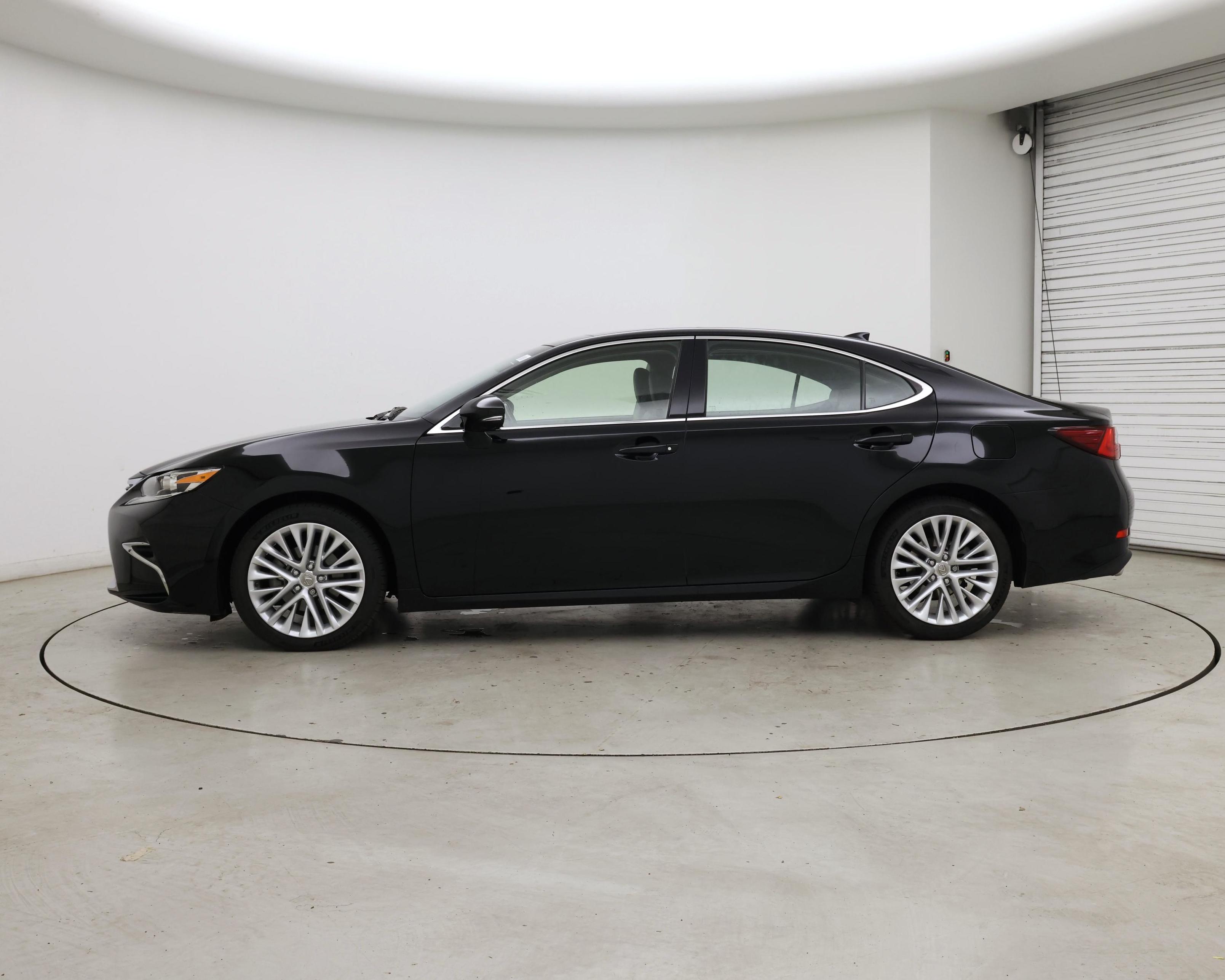 Thumbnail: 2016 Lexus ES - 3