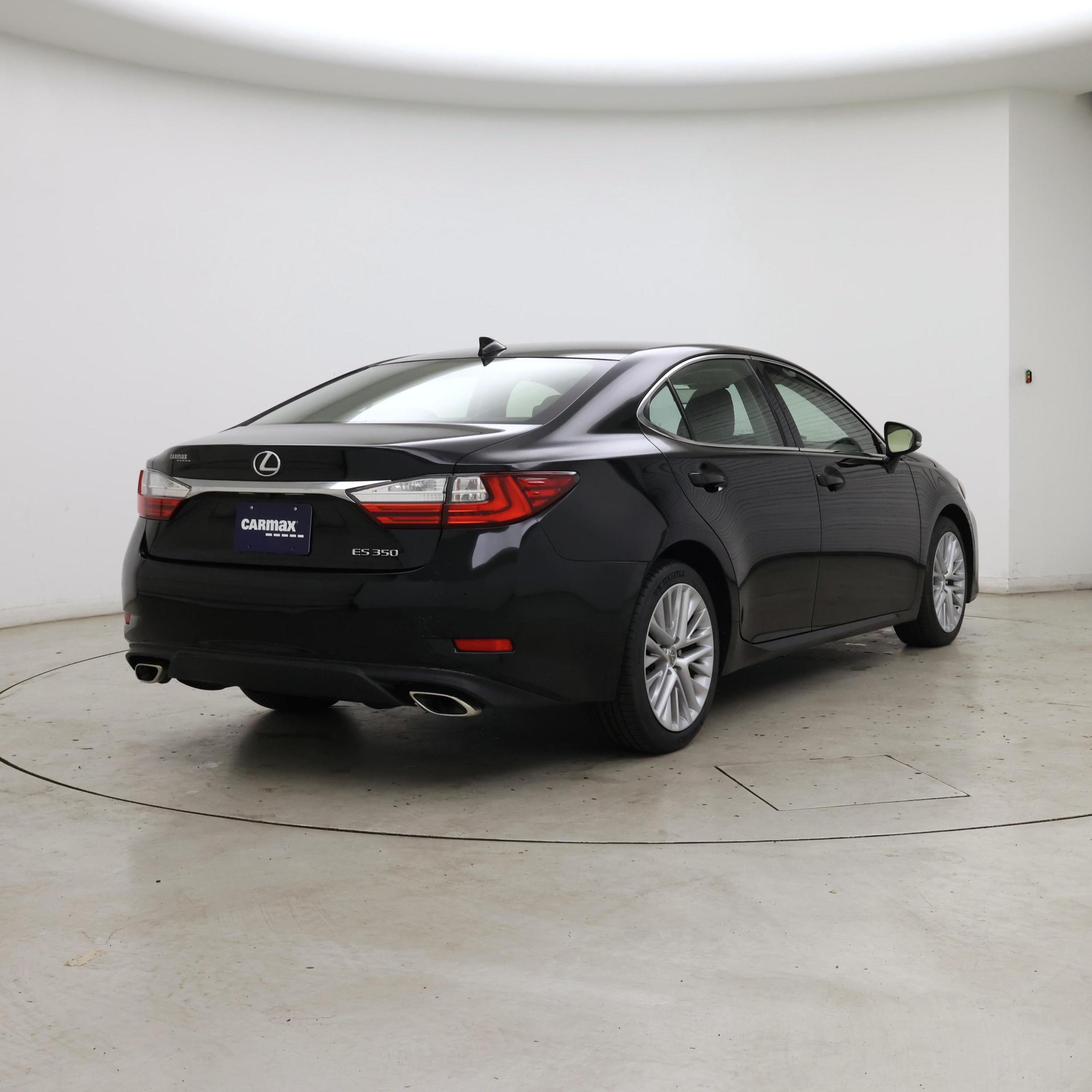 Thumbnail: 2016 Lexus ES - 8