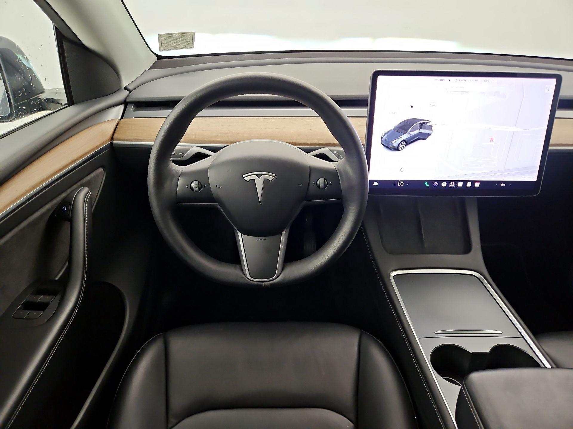 Thumbnail: 2023 Tesla Model Y - 10