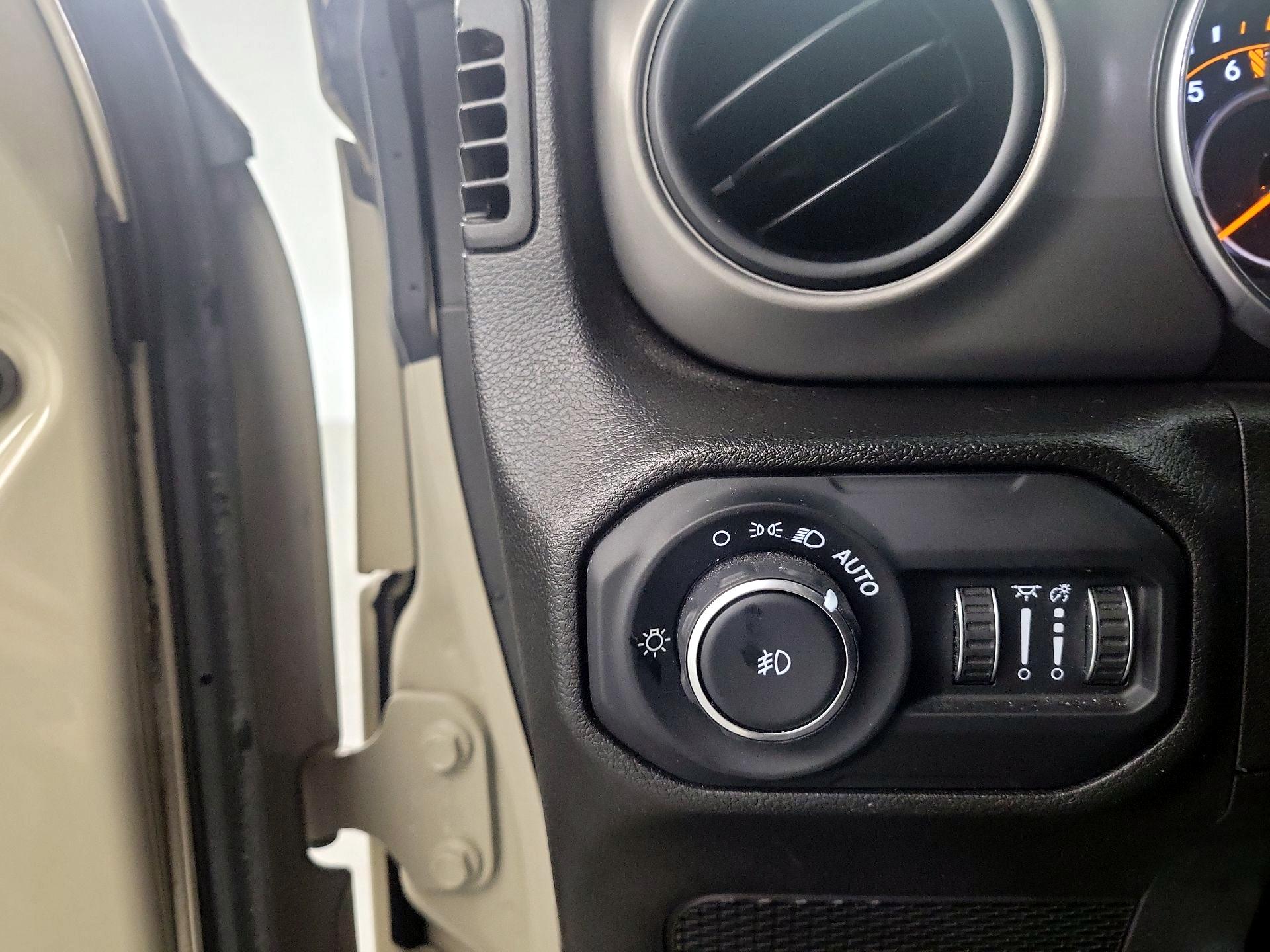 Thumbnail: 2022 Jeep Wrangler - 13