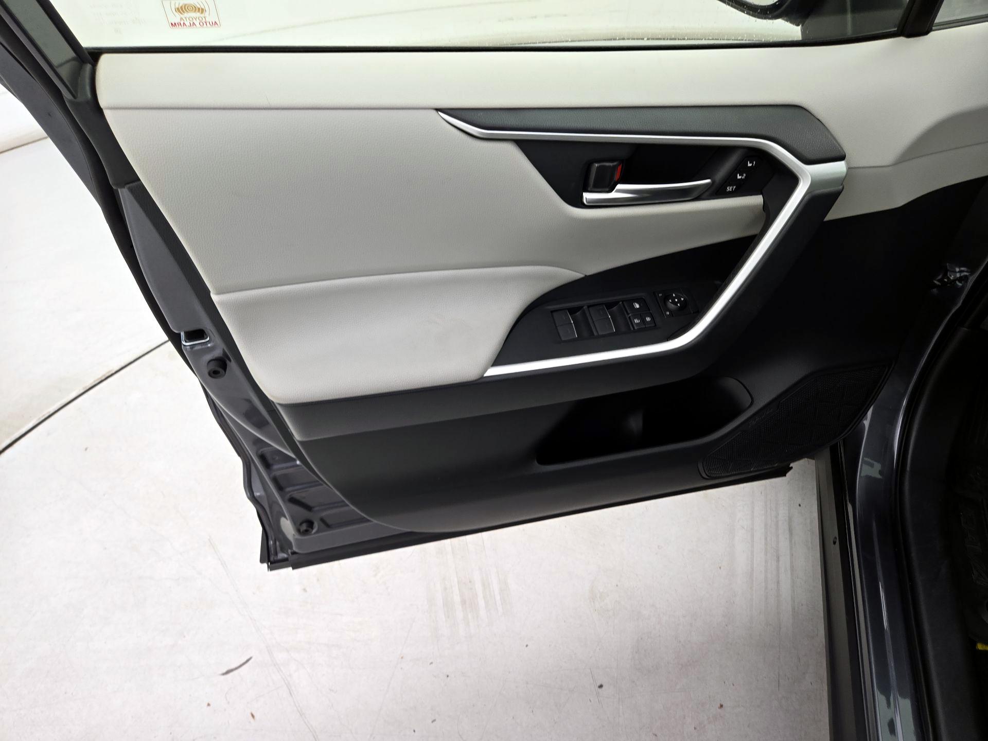 Thumbnail: 2024 Toyota RAV4 - 12