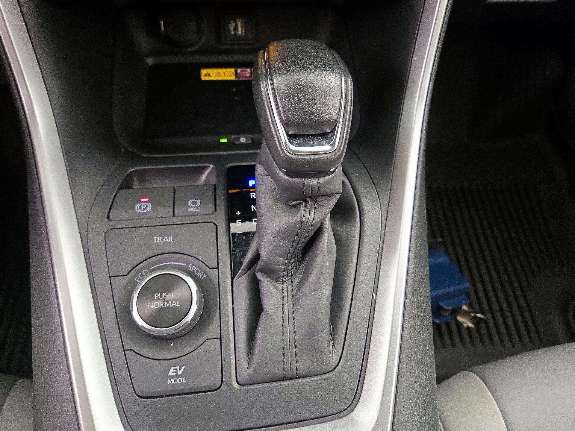 Thumbnail: 2024 Toyota RAV4 - 17