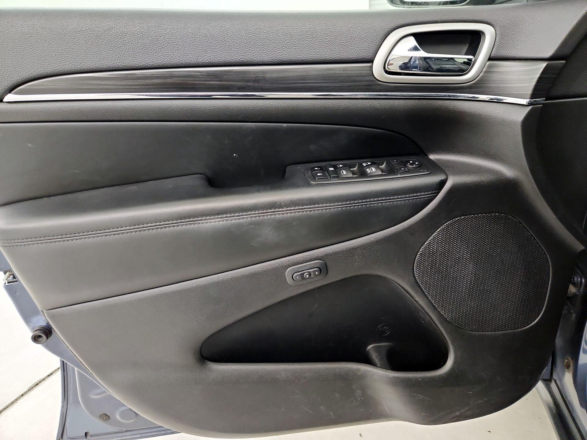 Thumbnail: 2019 Jeep Grand Cherokee - 12