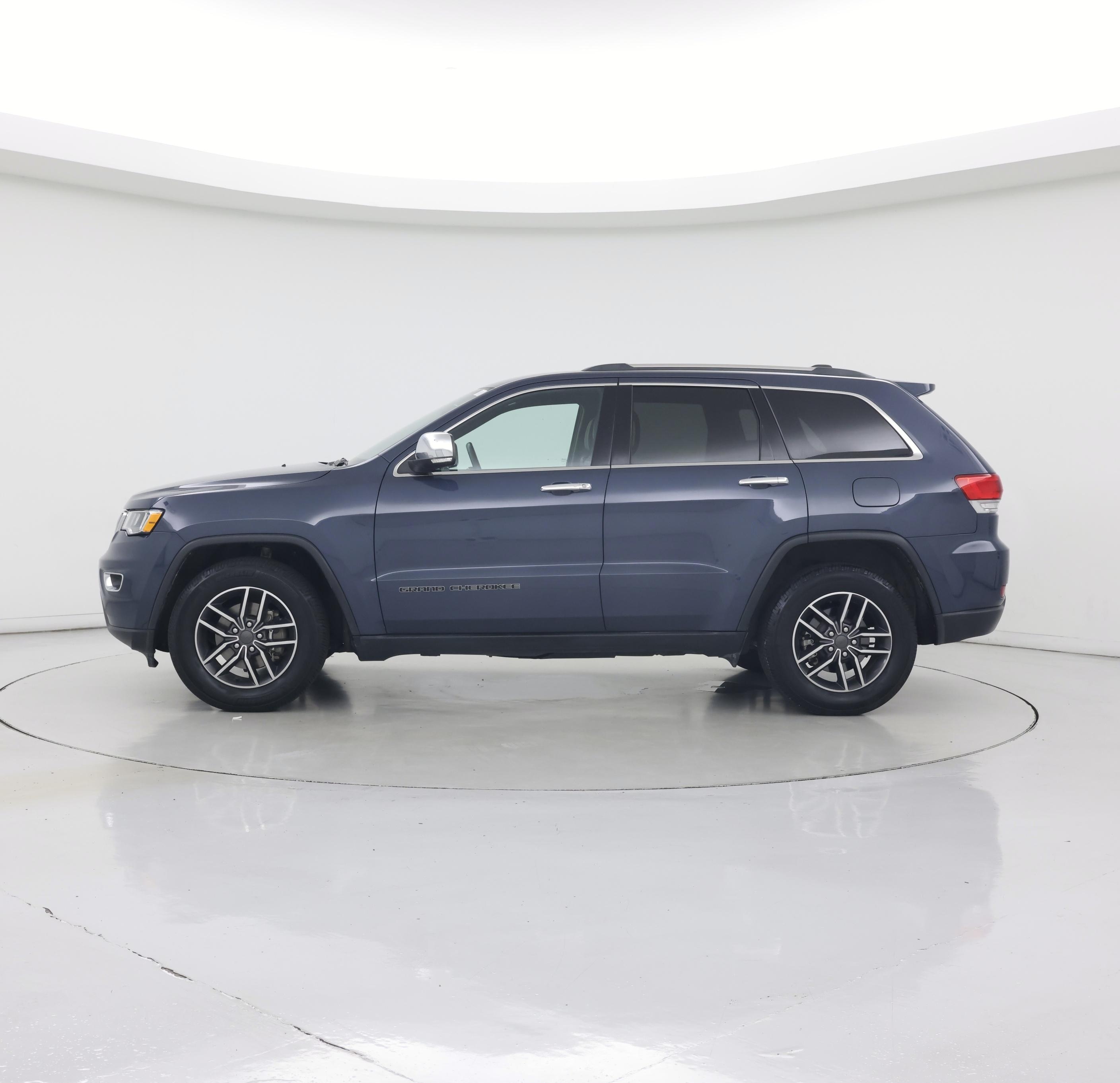 Thumbnail: 2019 Jeep Grand Cherokee - 3