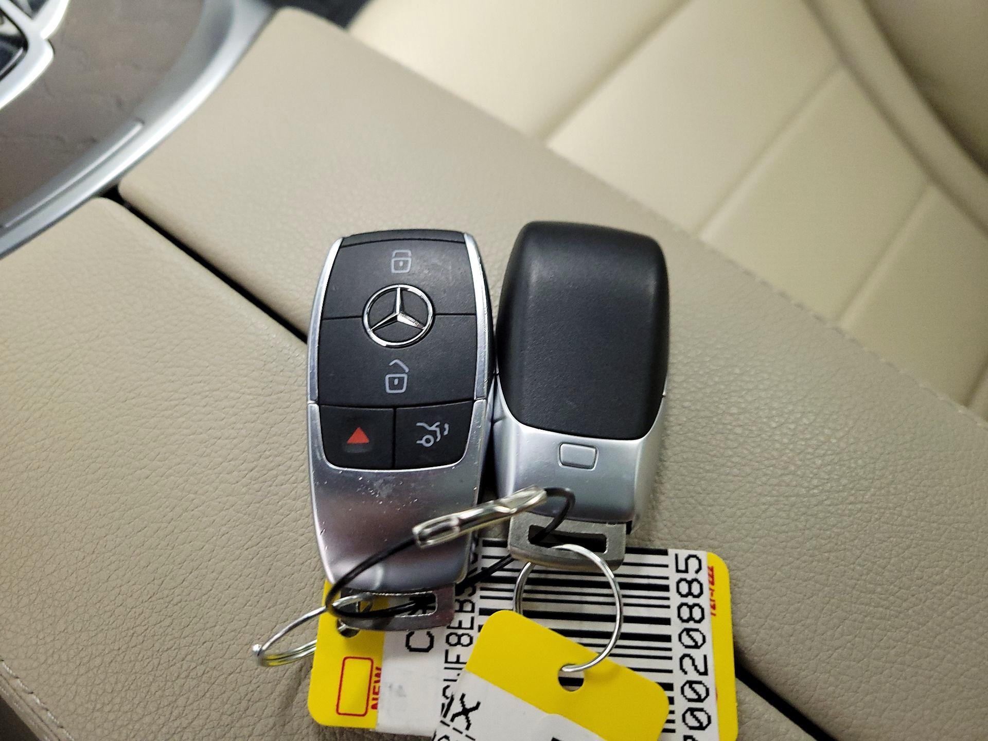 Thumbnail: 2019 Mercedes-Benz C-Class - 18
