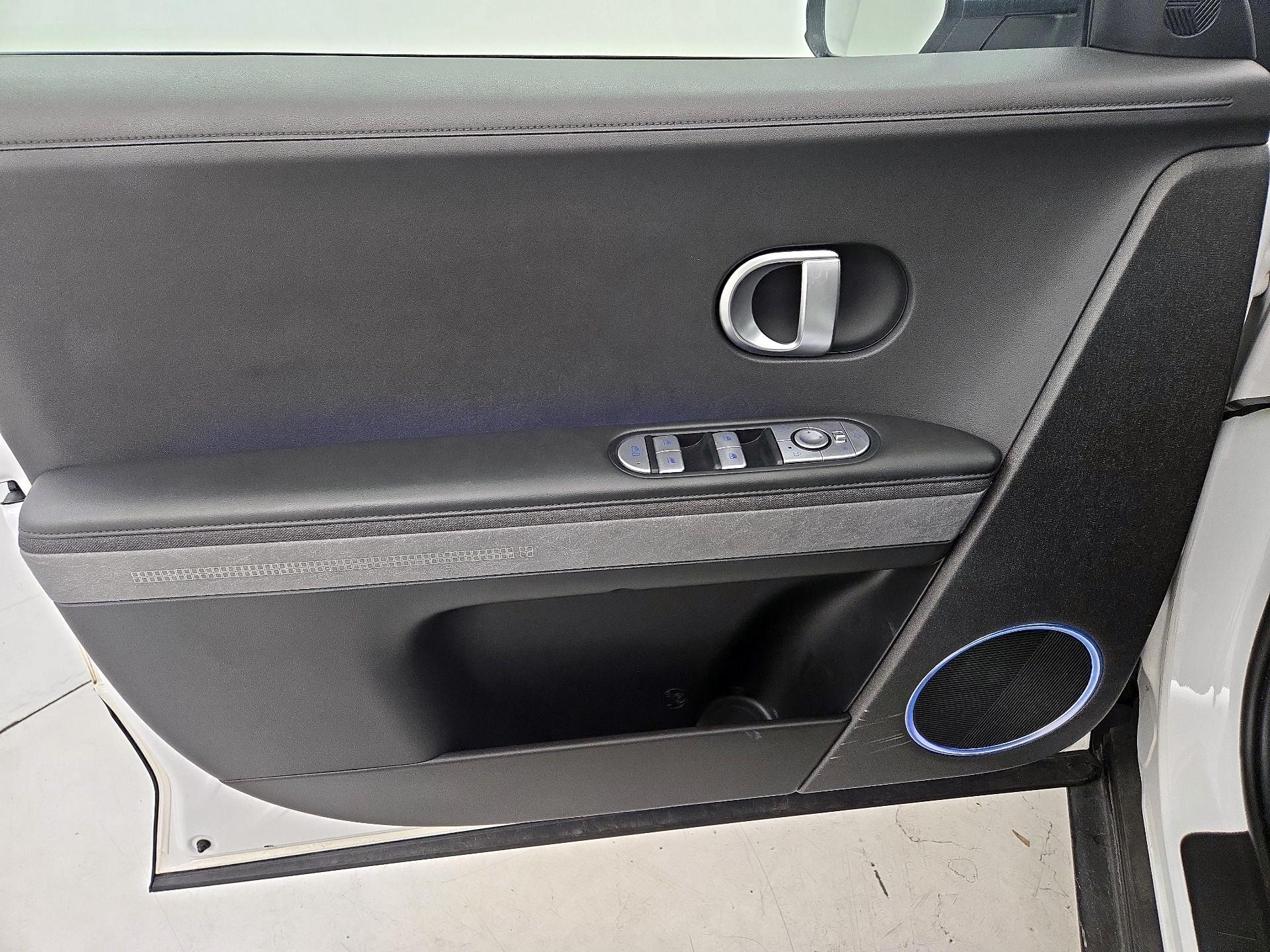 Thumbnail: 2022 Hyundai Ioniq 5 - 12