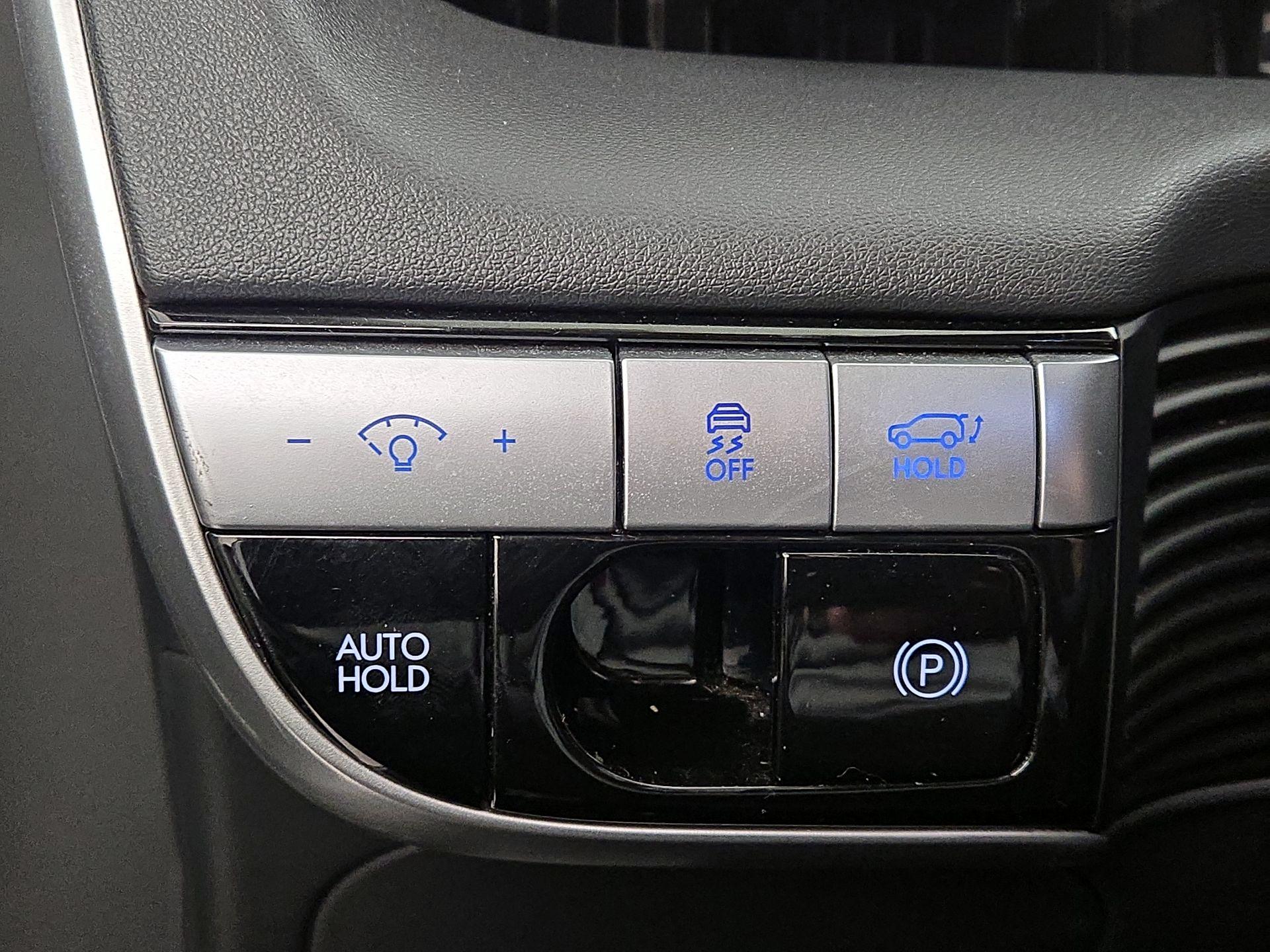 Thumbnail: 2022 Hyundai Ioniq 5 - 13