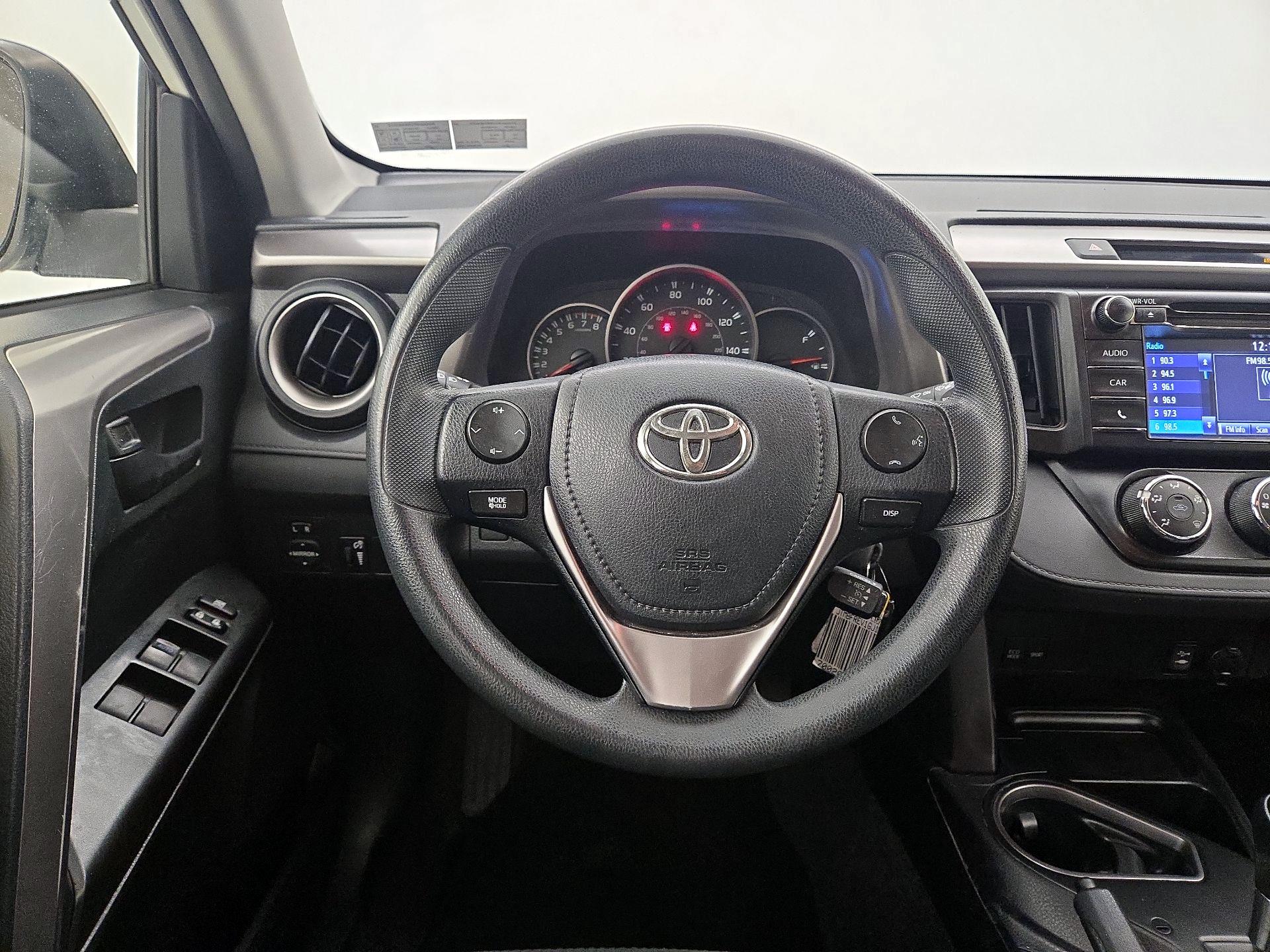 Thumbnail: 2016 Toyota RAV4 - 10