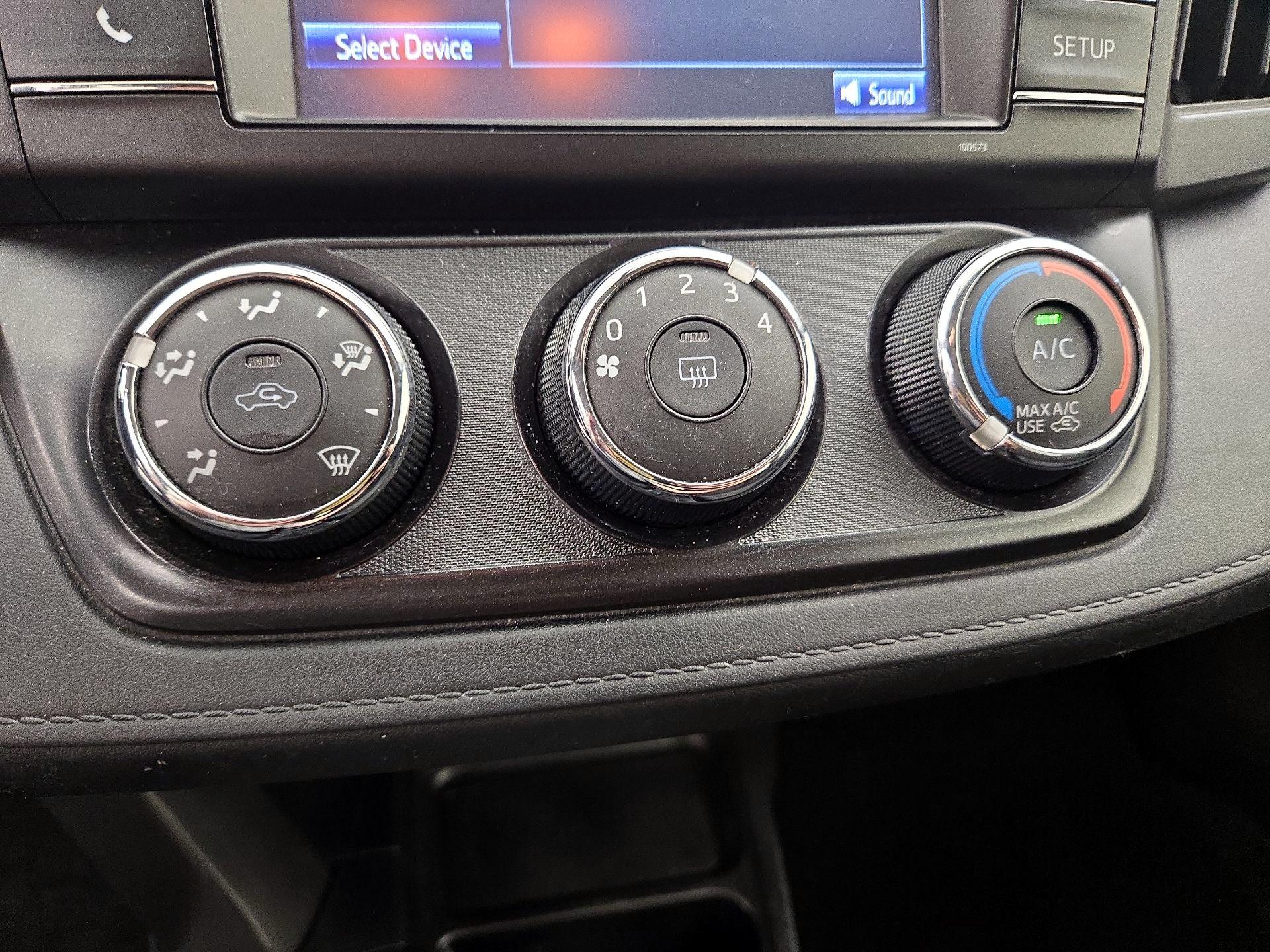 Thumbnail: 2016 Toyota RAV4 - 16