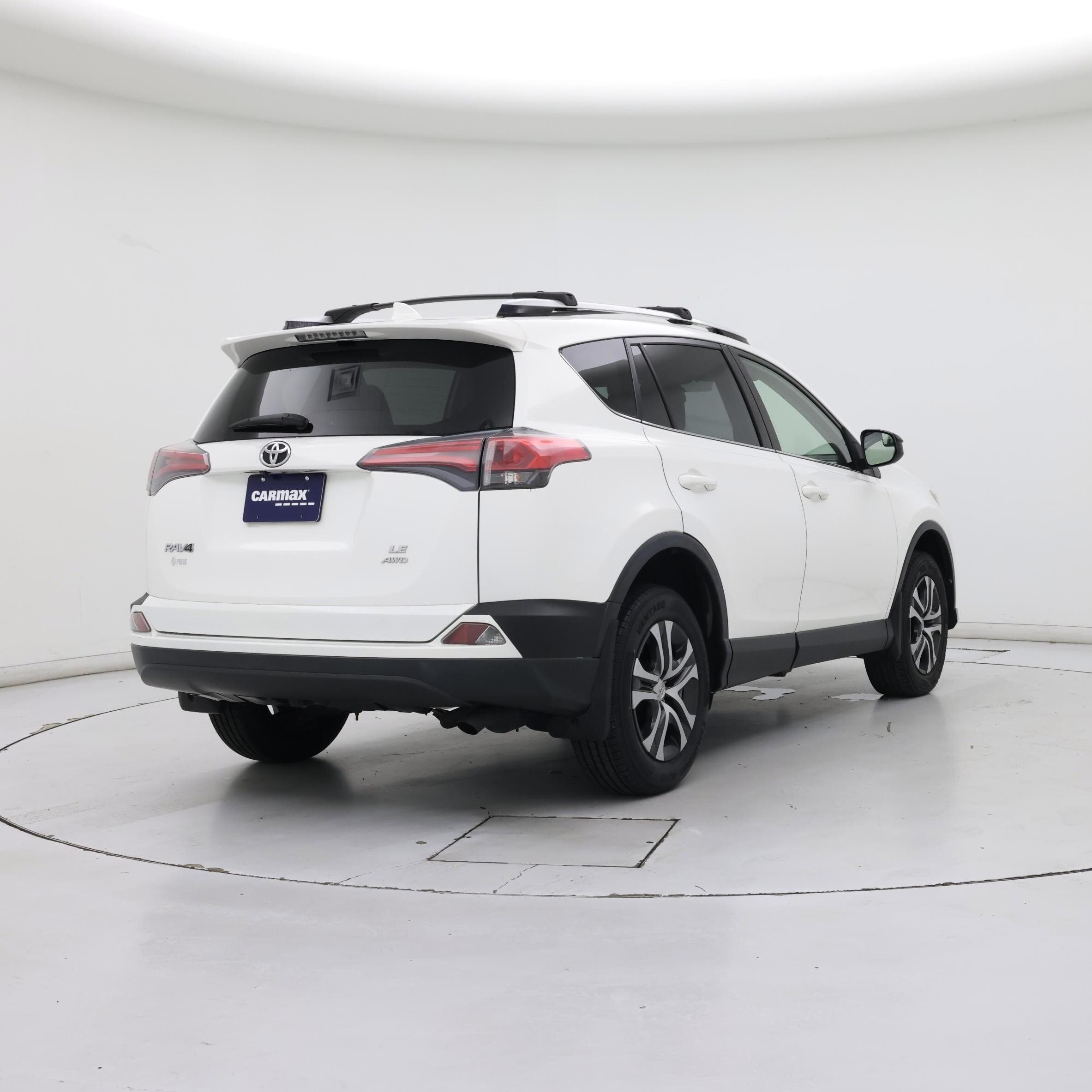 Thumbnail: 2016 Toyota RAV4 - 8