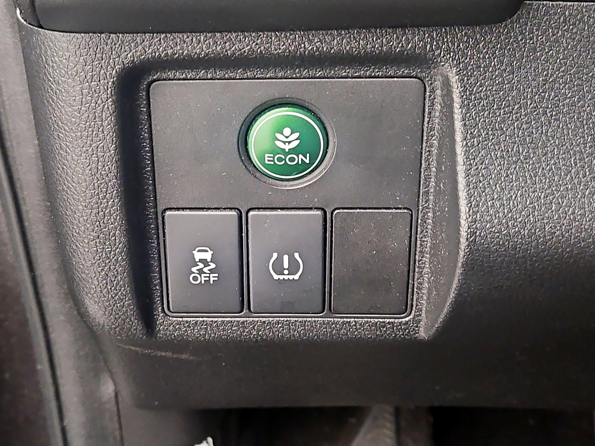 Thumbnail: 2016 Honda HR-V - 13