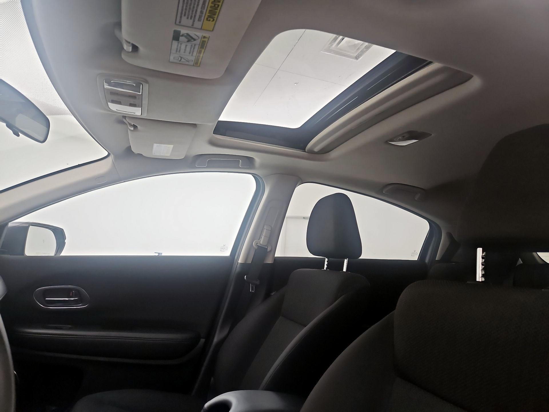 Thumbnail: 2016 Honda HR-V - 19