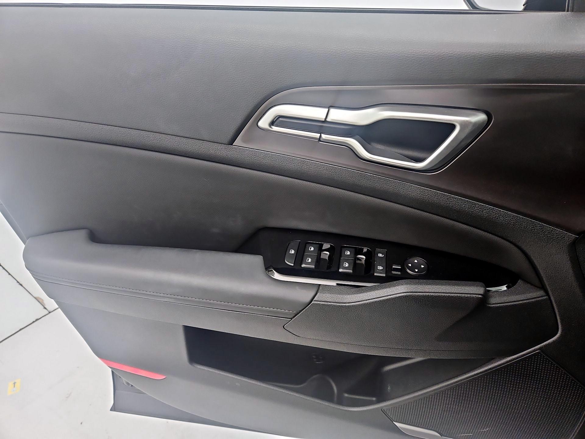 Thumbnail: 2025 Kia Sportage - 12