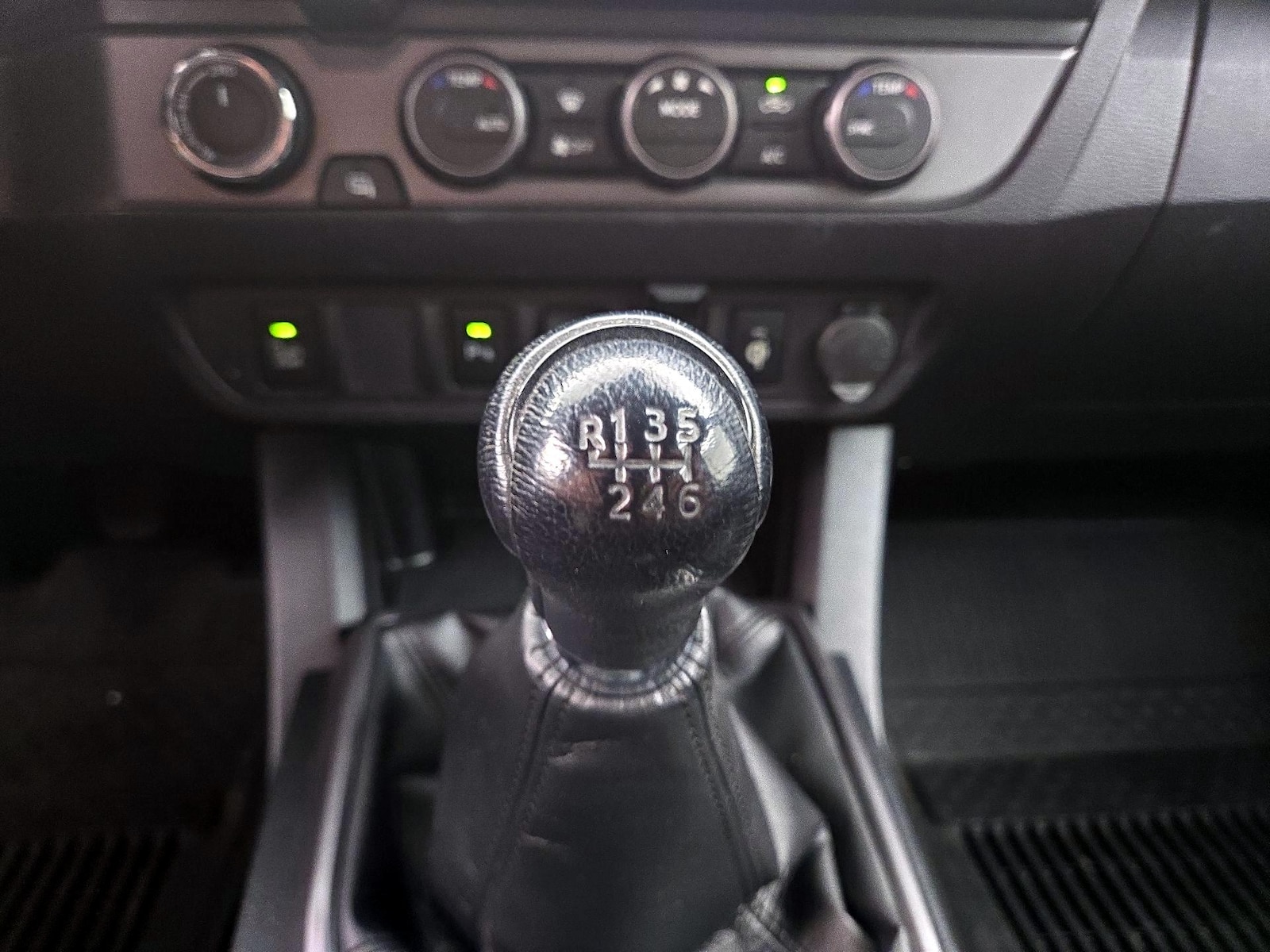 2020 Toyota Tacoma TRD Off Road - Photo 19