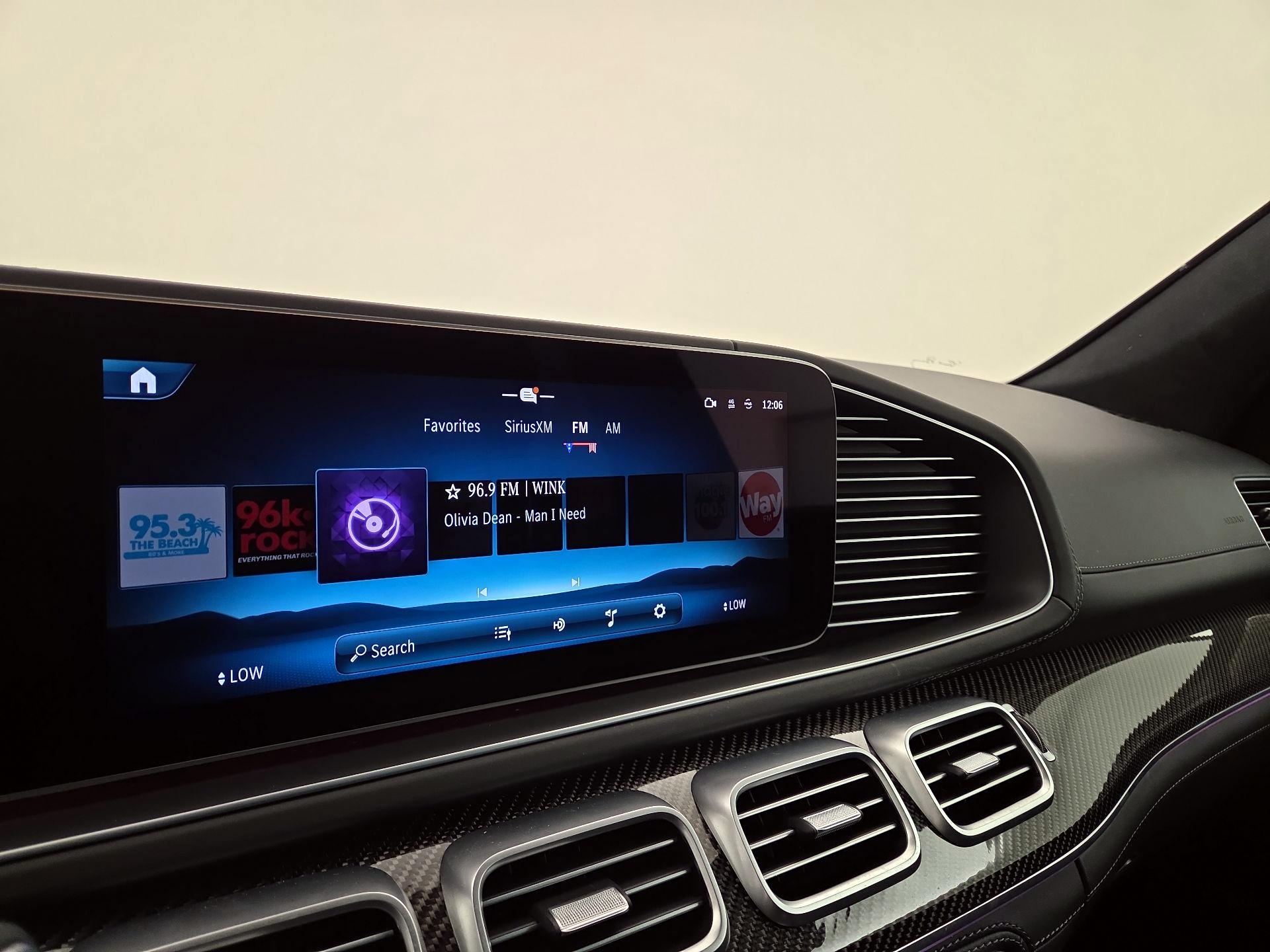 Thumbnail: 2024 Mercedes-Benz GL-Class - 16