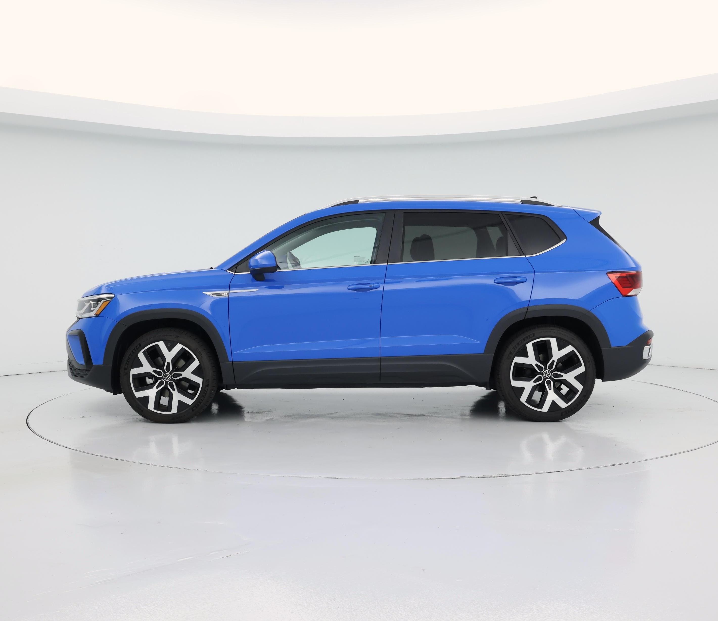 Thumbnail: 2022 Volkswagen Taos - 3