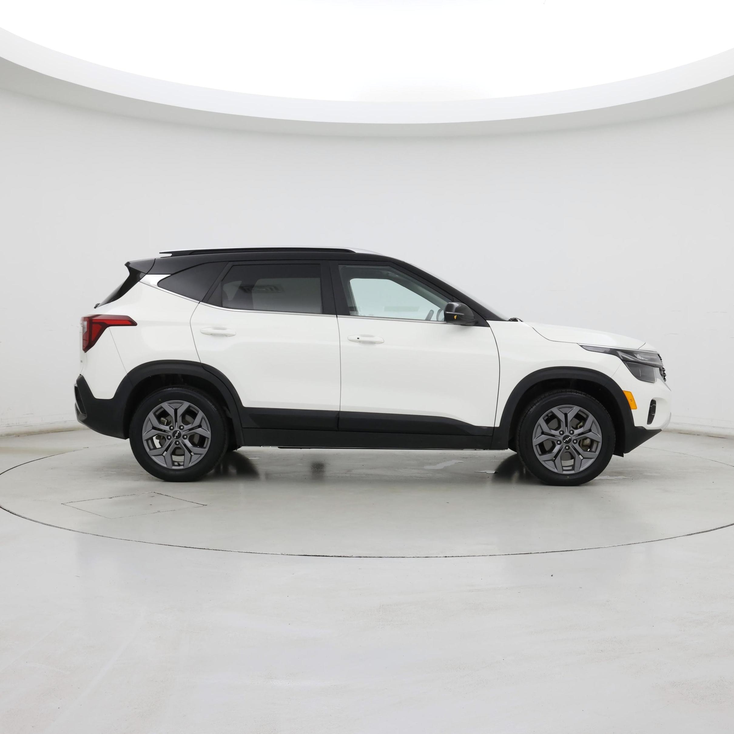 Thumbnail: 2024 Kia Seltos - 7