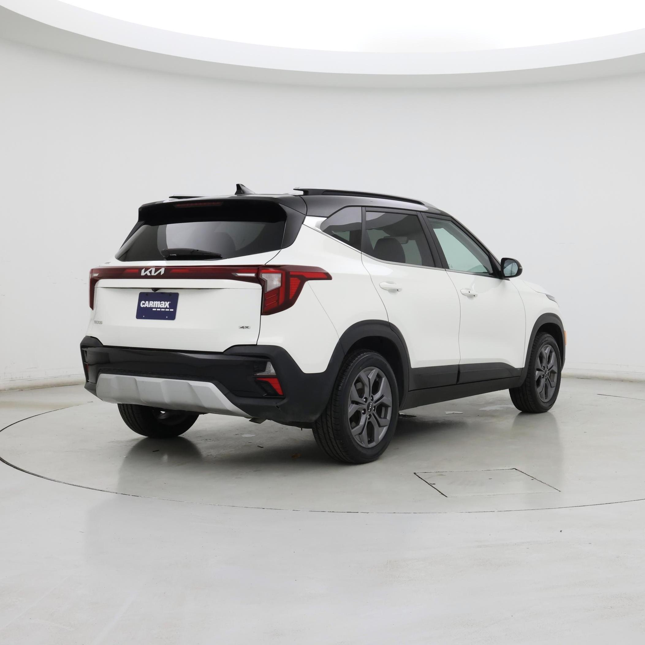 Thumbnail: 2024 Kia Seltos - 8