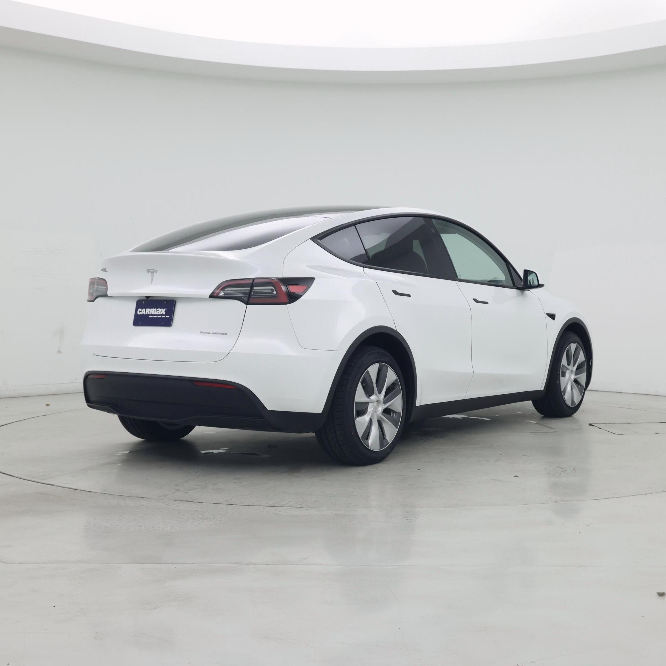 Thumbnail: 2023 Tesla Model Y - 8