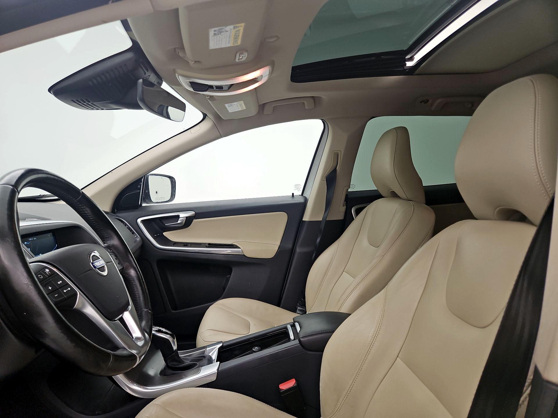 Thumbnail: 2016 Volvo XC60 - 20