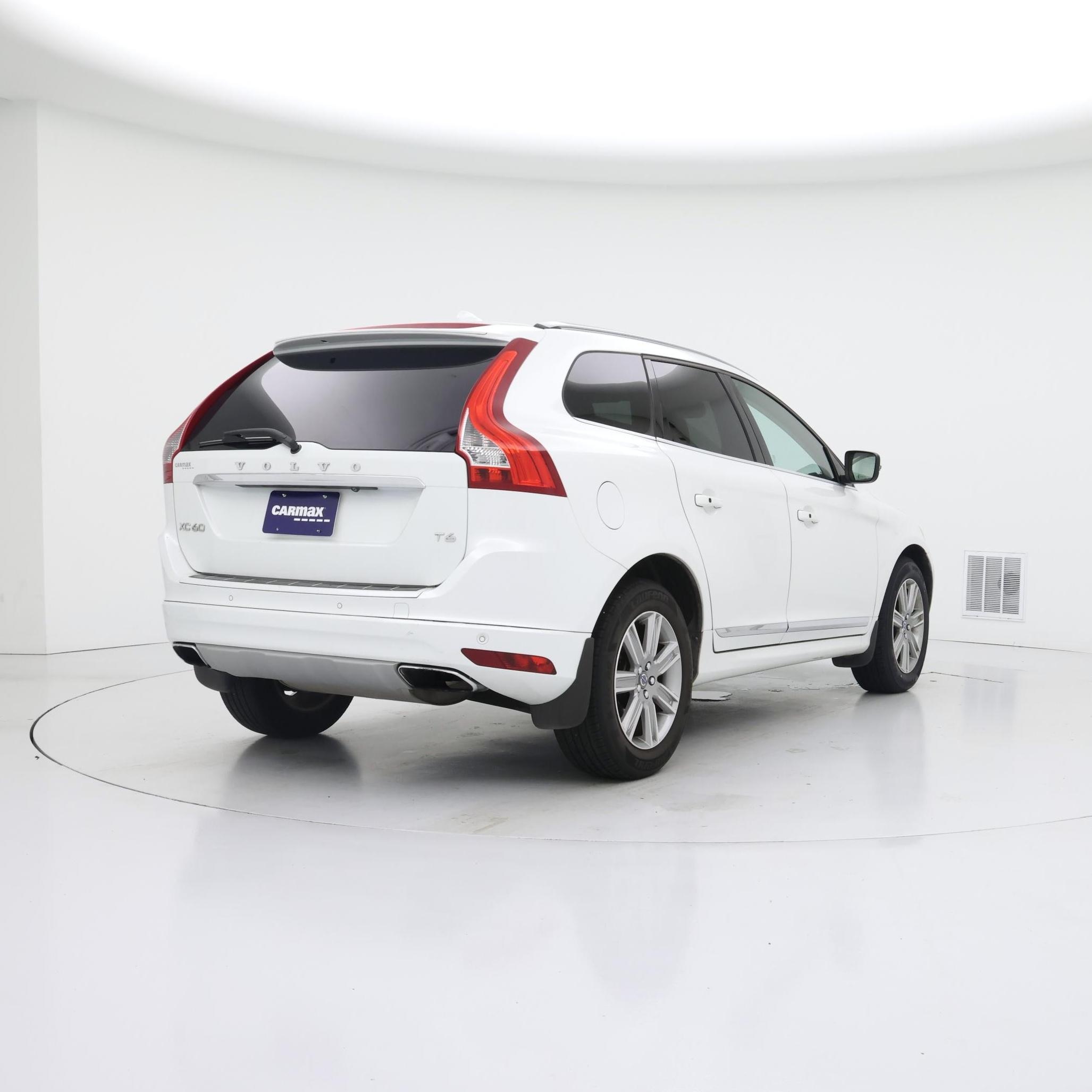 Thumbnail: 2016 Volvo XC60 - 8