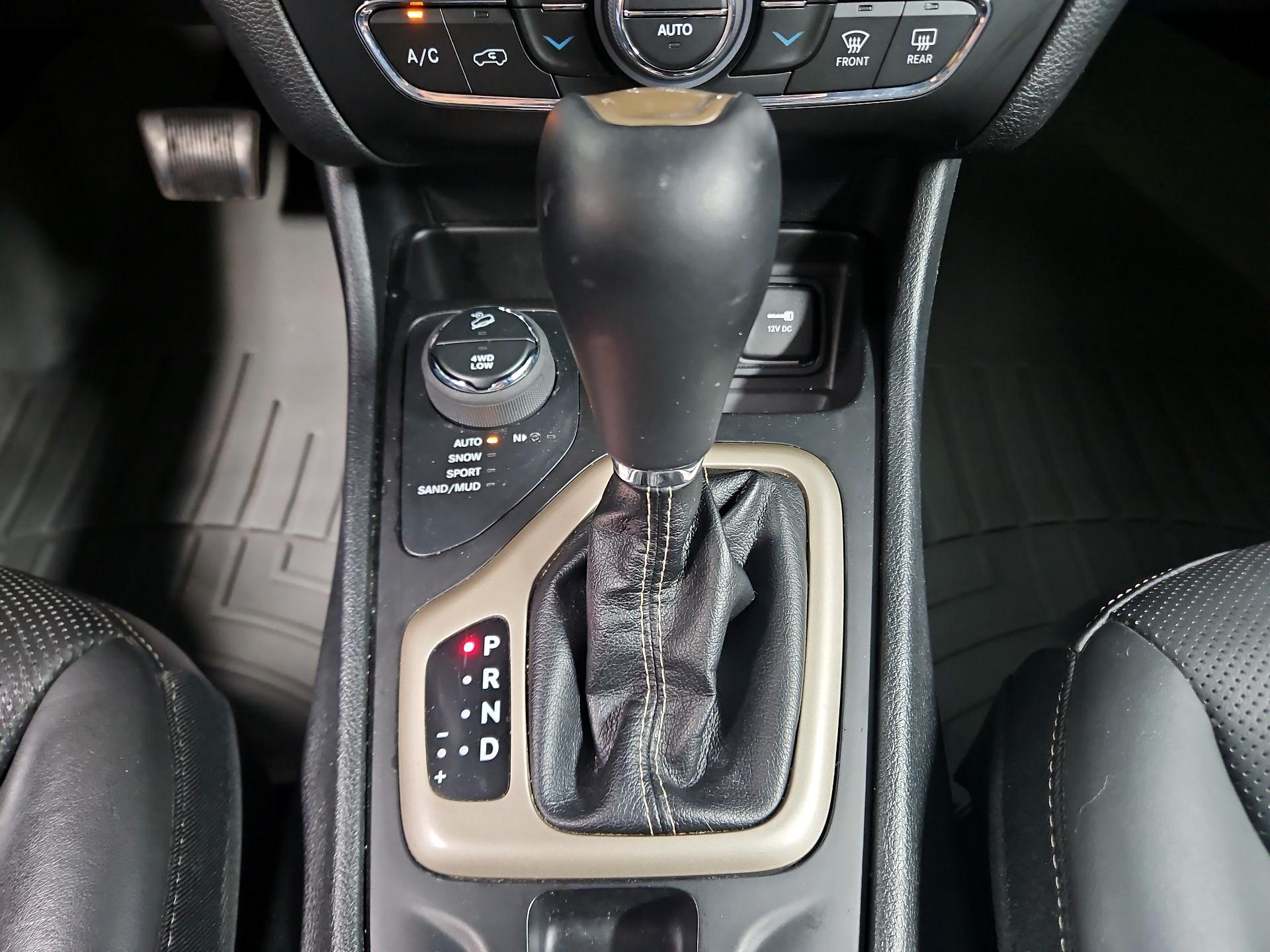 Thumbnail: 2018 Jeep Cherokee - 18