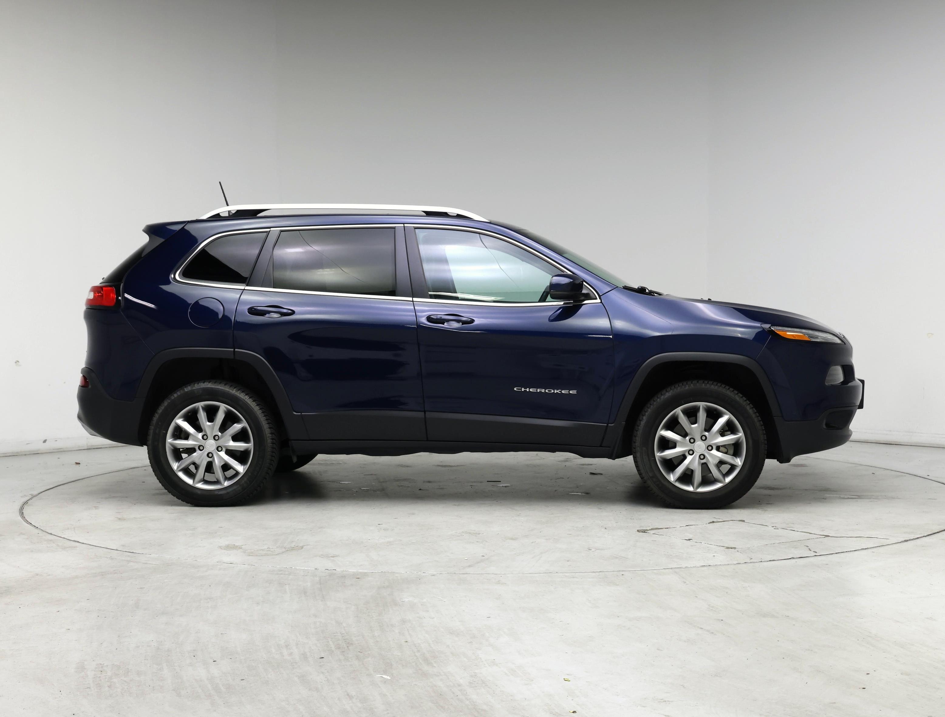 Thumbnail: 2018 Jeep Cherokee - 7