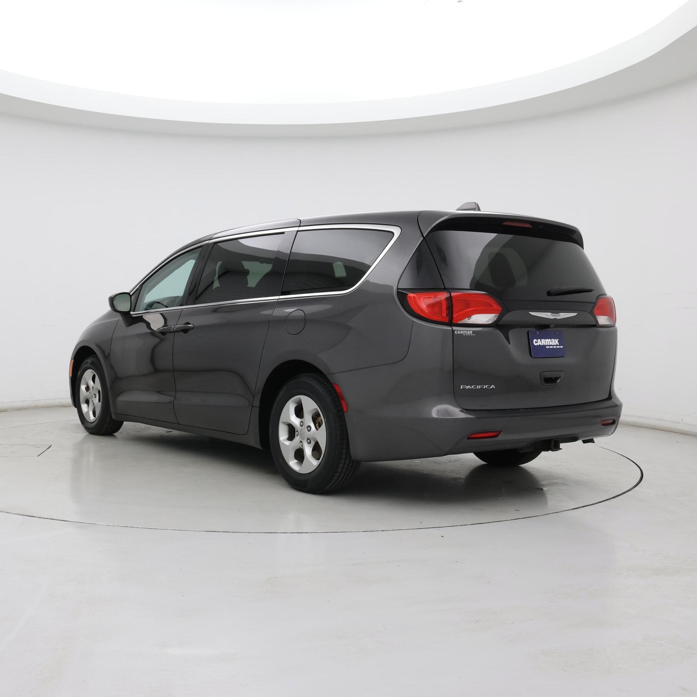 Thumbnail: 2017 Chrysler Pacifica - 2