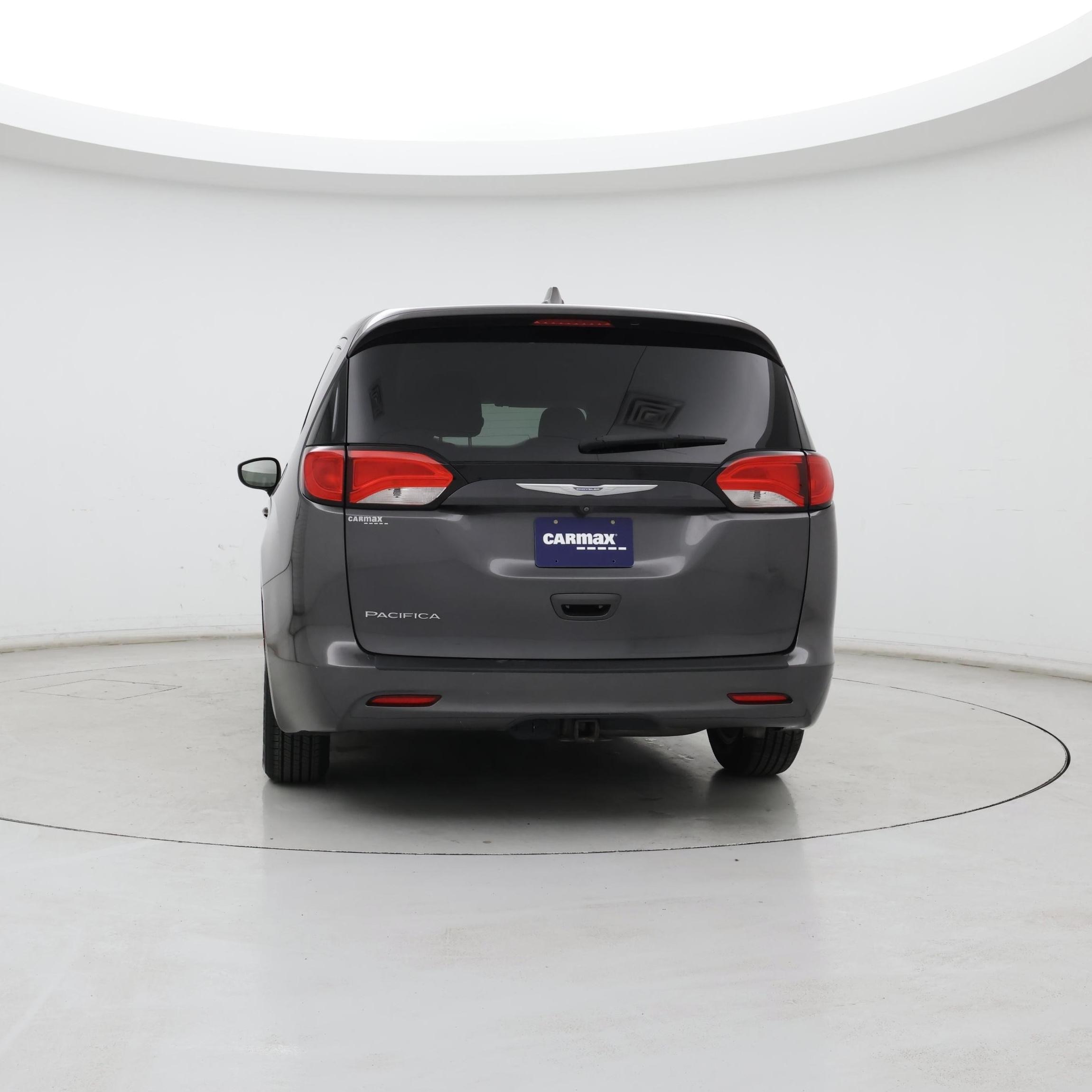 Thumbnail: 2017 Chrysler Pacifica - 6