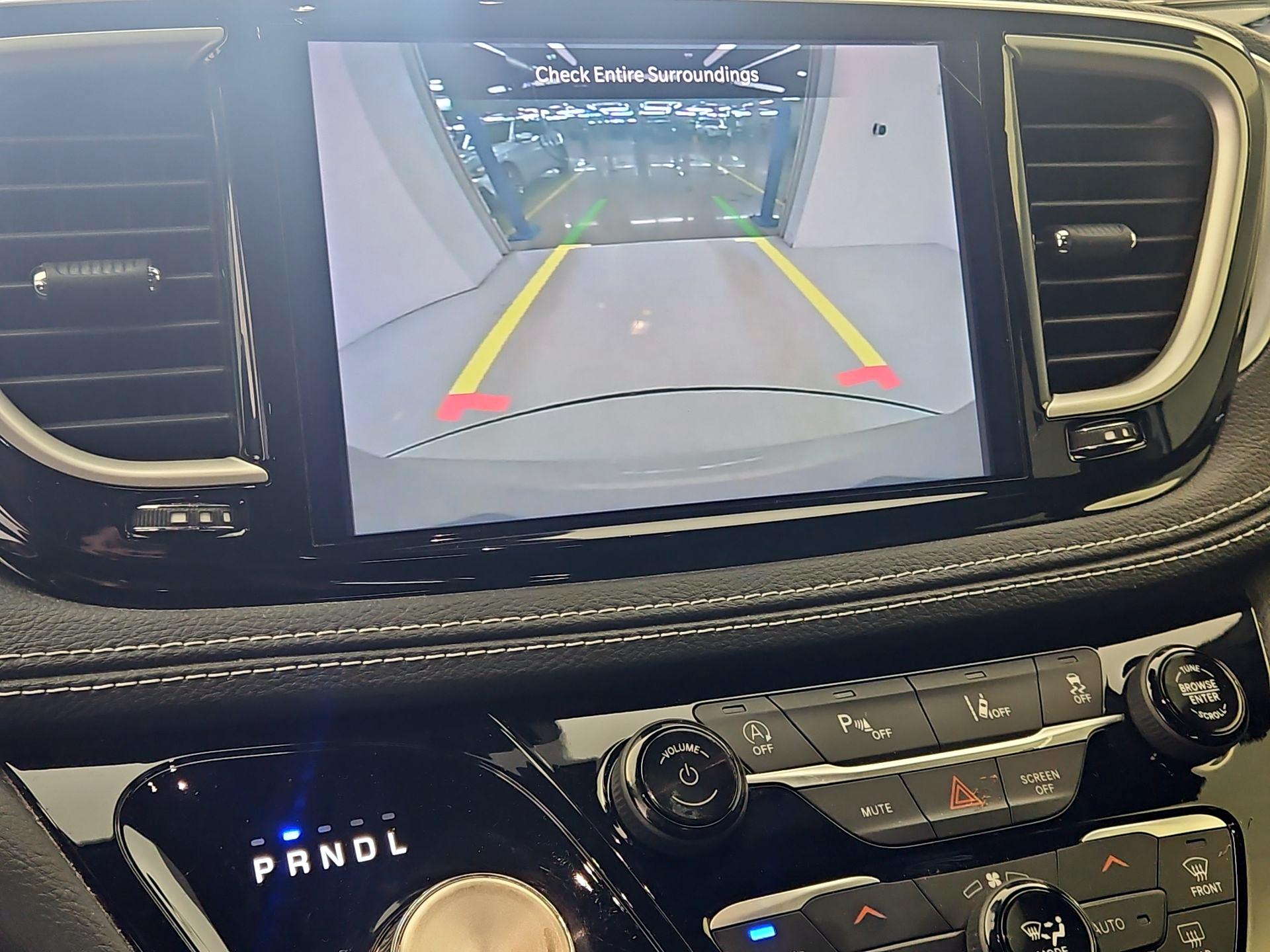Thumbnail: 2021 Chrysler Pacifica - 14