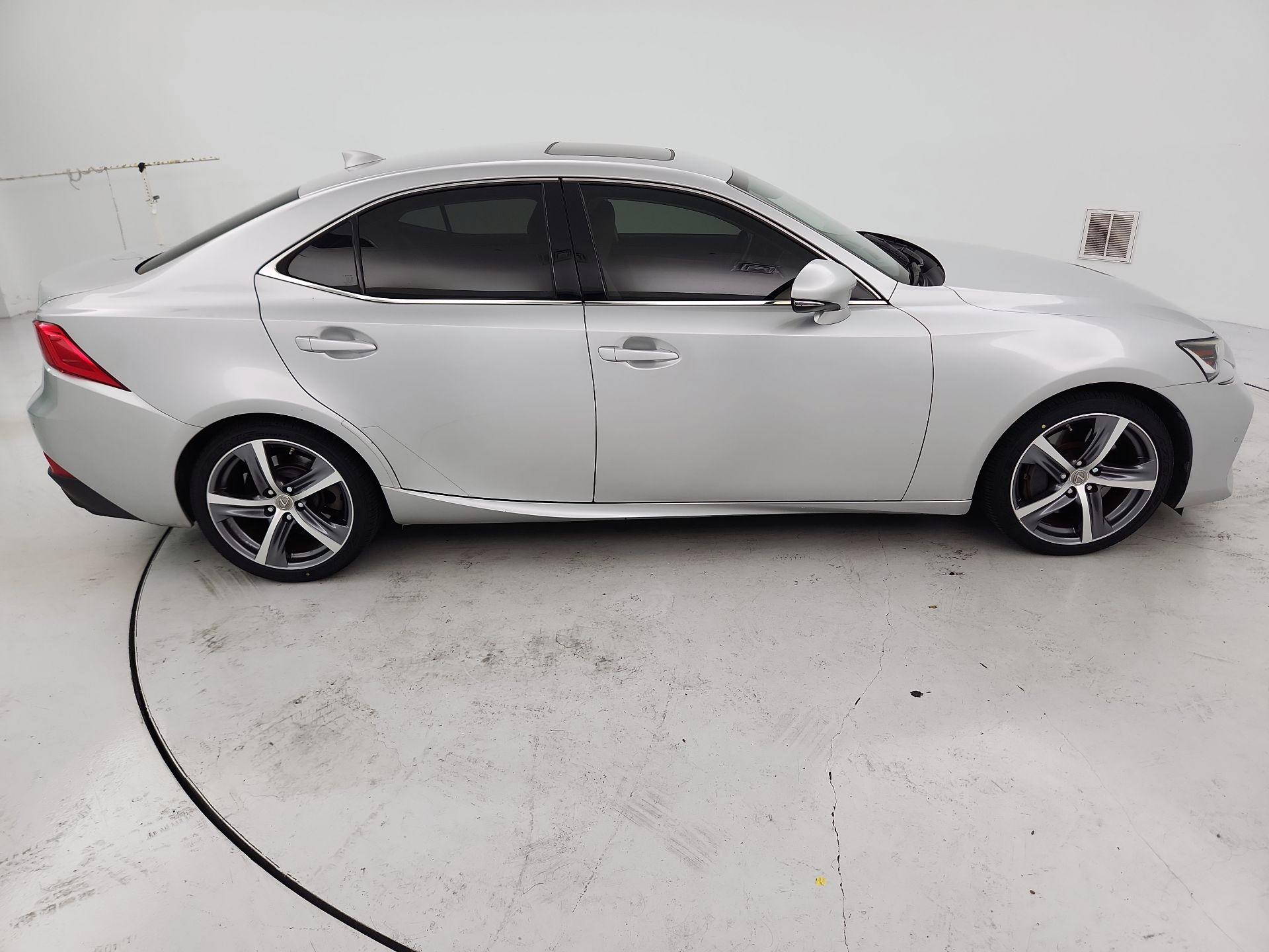 Thumbnail: 2017 Lexus IS - 4