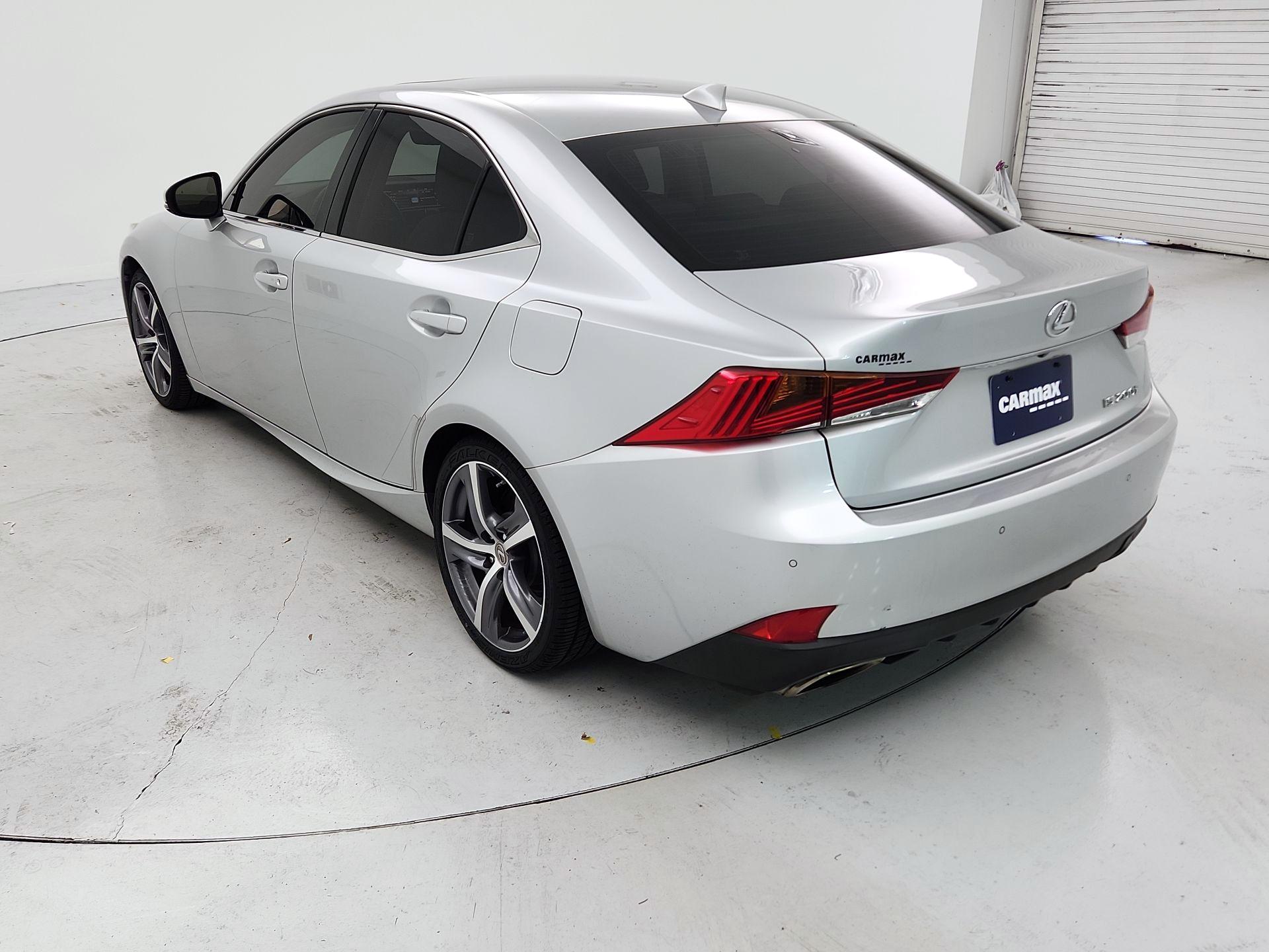 Thumbnail: 2017 Lexus IS - 7