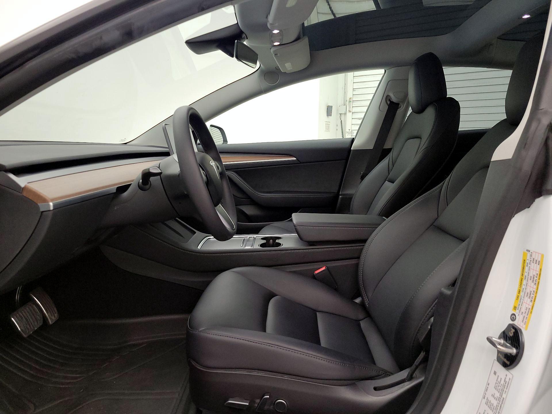 Thumbnail: 2023 Tesla Model 3 - 11