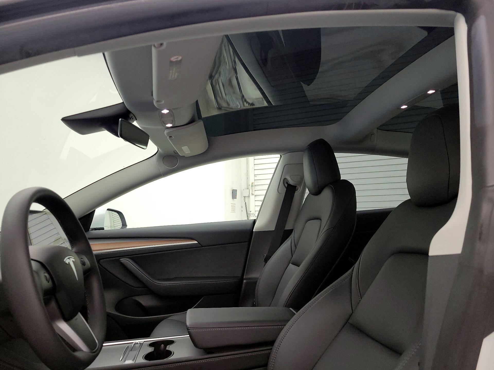 Thumbnail: 2023 Tesla Model 3 - 19