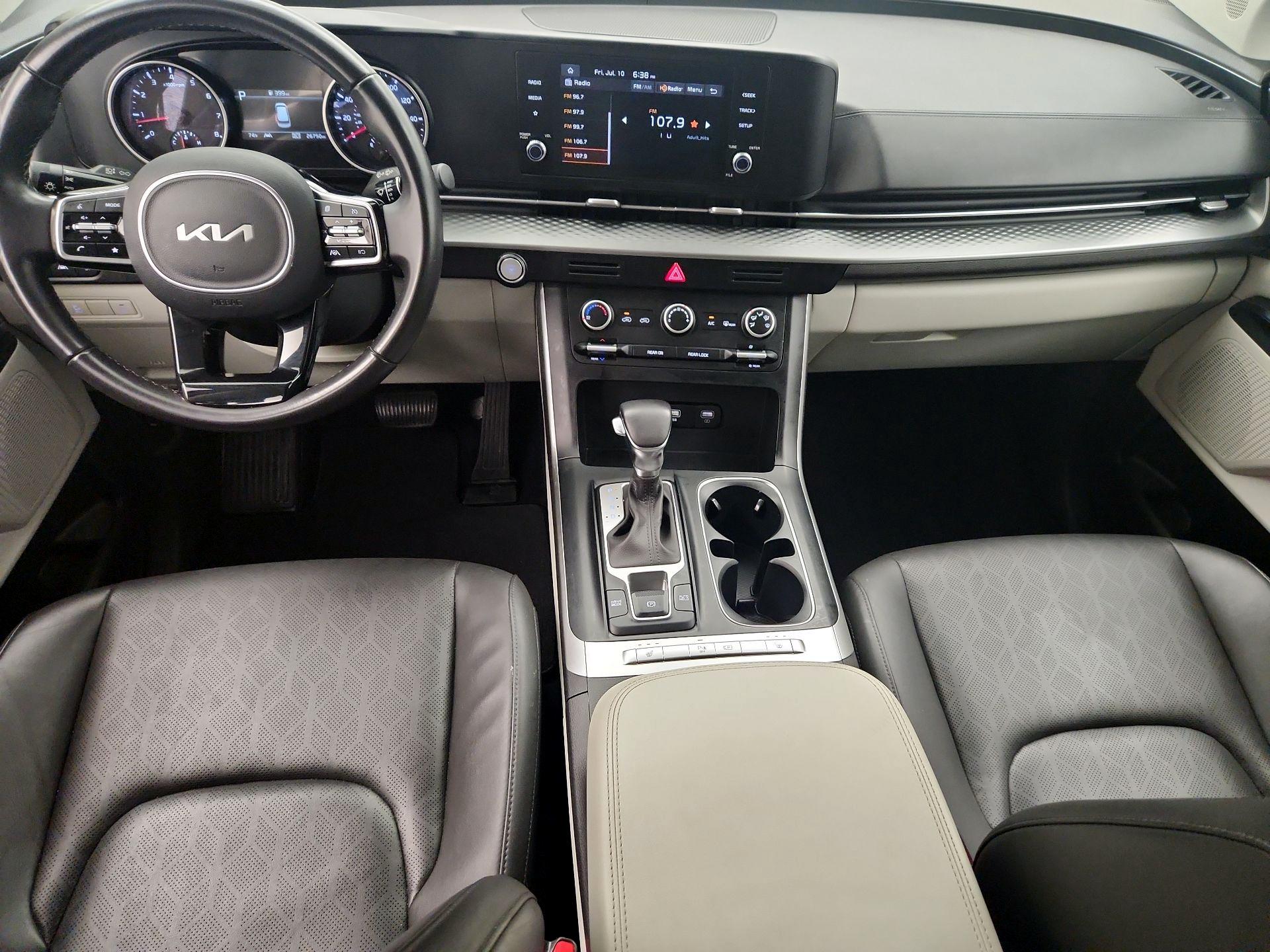 Thumbnail: 2023 Kia Carnival - 9