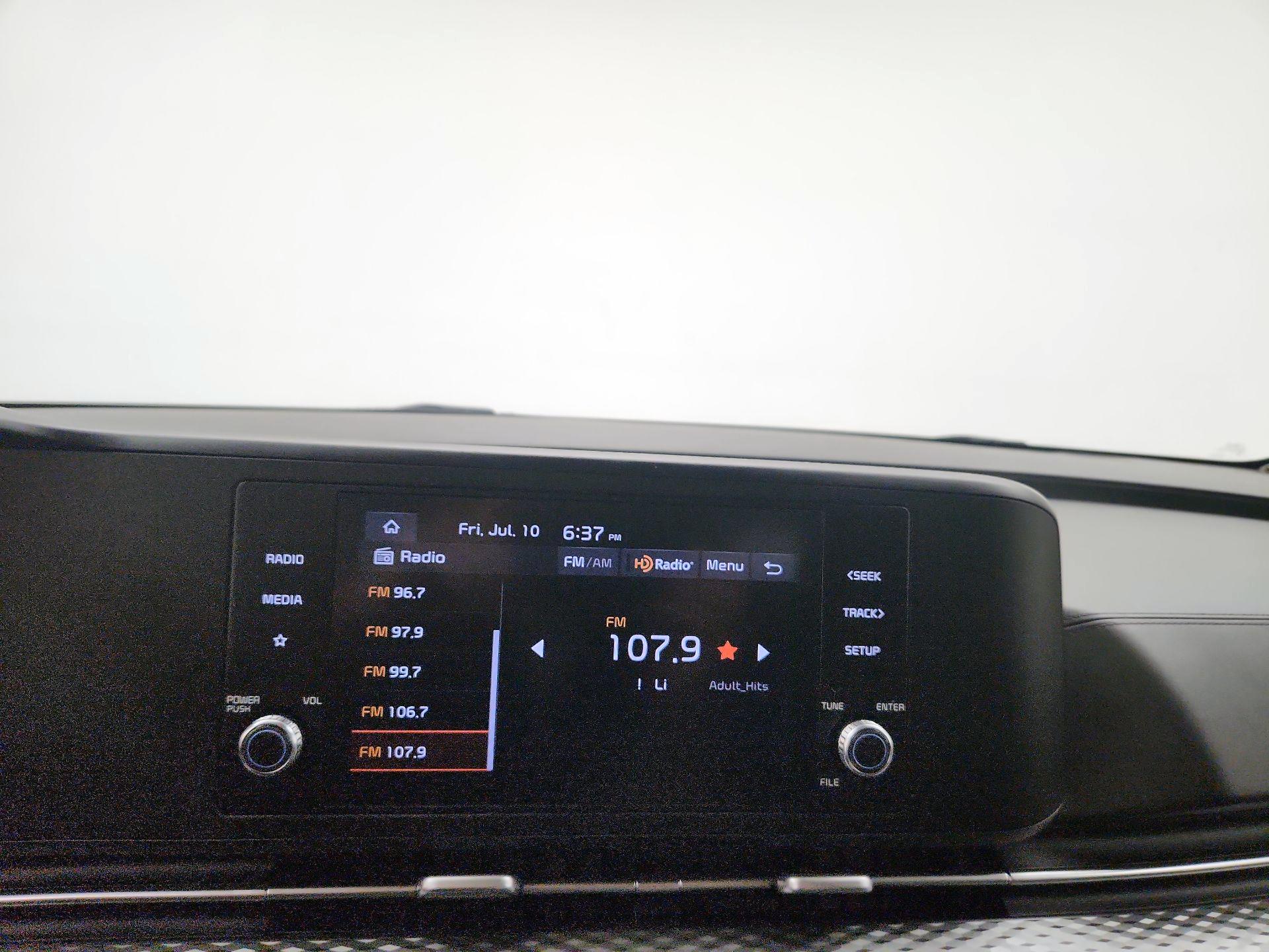 Thumbnail: 2023 Kia Carnival - 15
