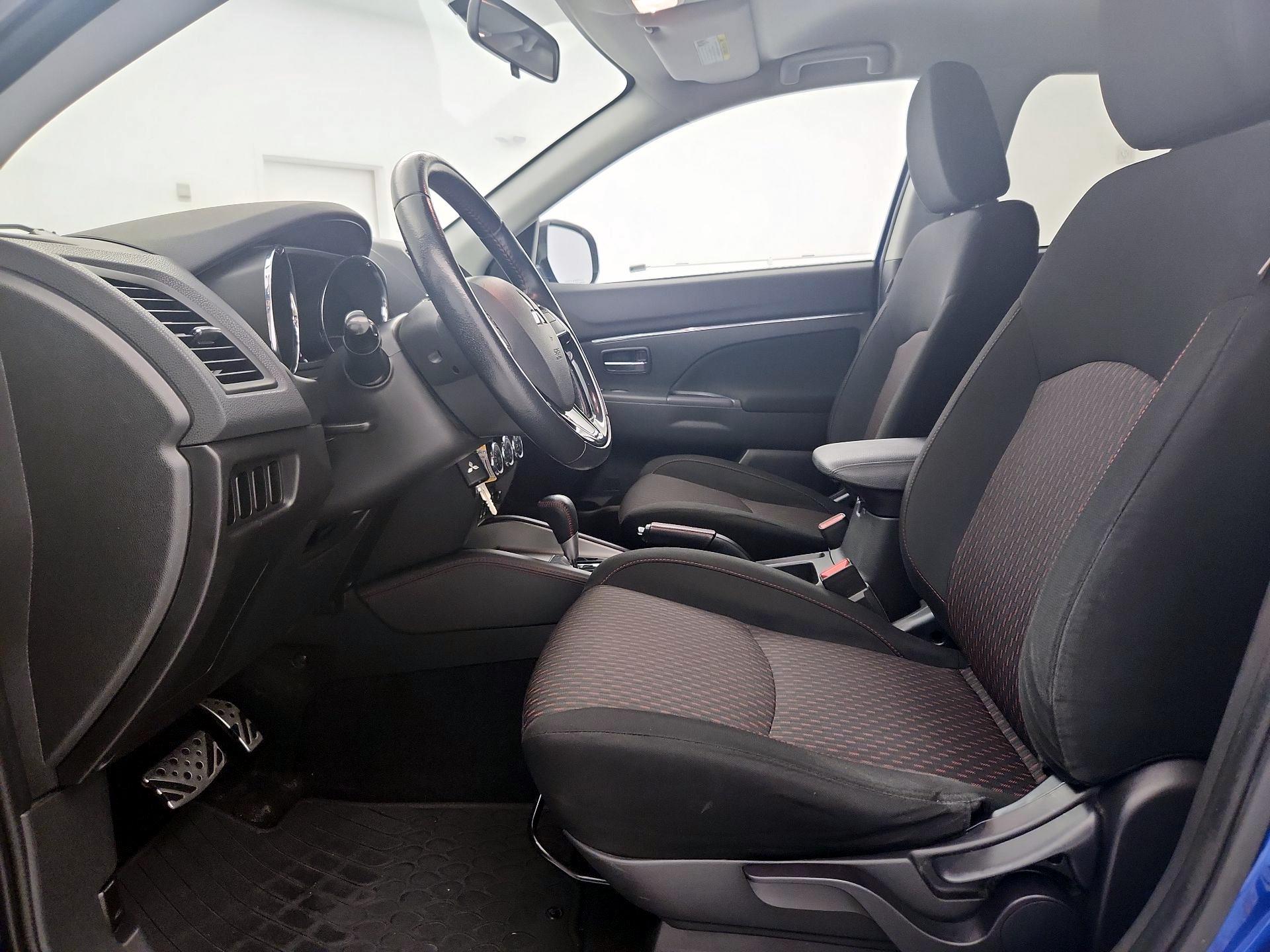 Thumbnail: 2019 Mitsubishi Outlander Sport - 11