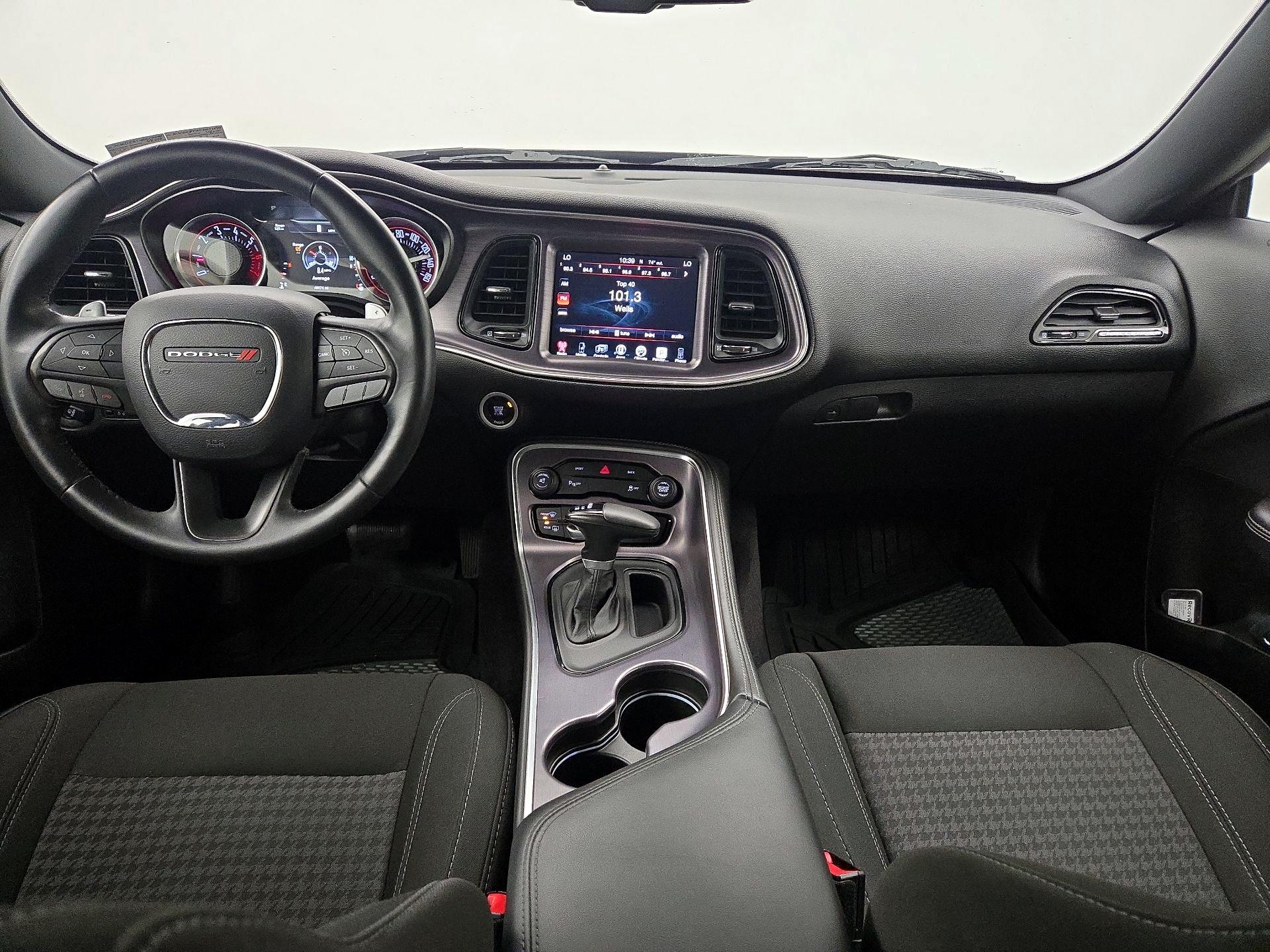 Thumbnail: 2016 Dodge Challenger - 9