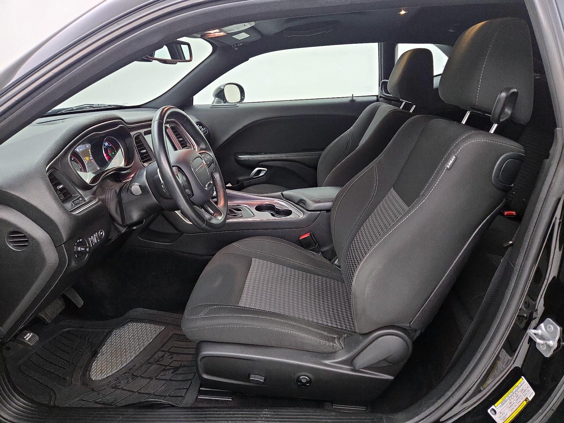 Thumbnail: 2016 Dodge Challenger - 11