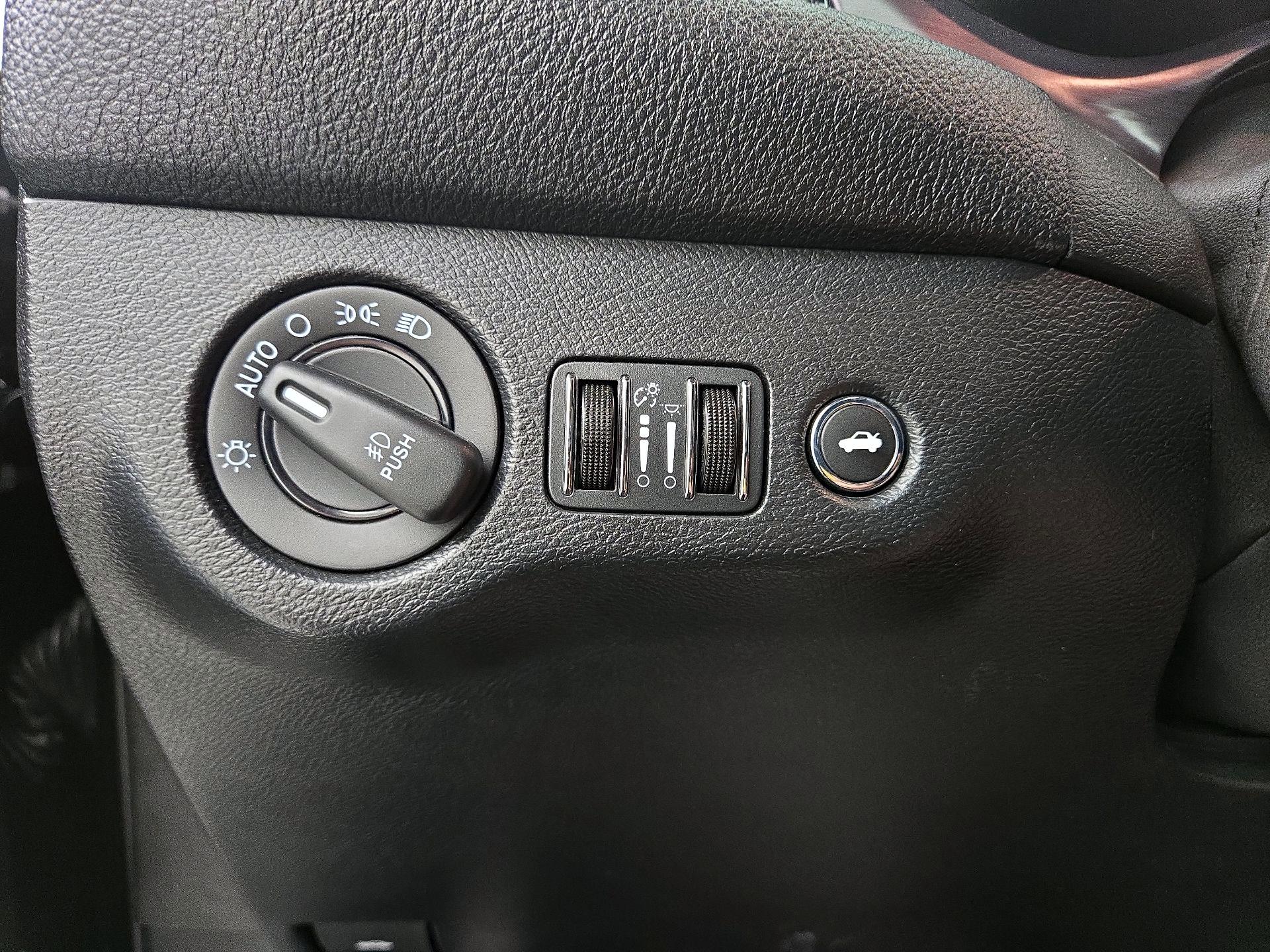 Thumbnail: 2016 Dodge Challenger - 13