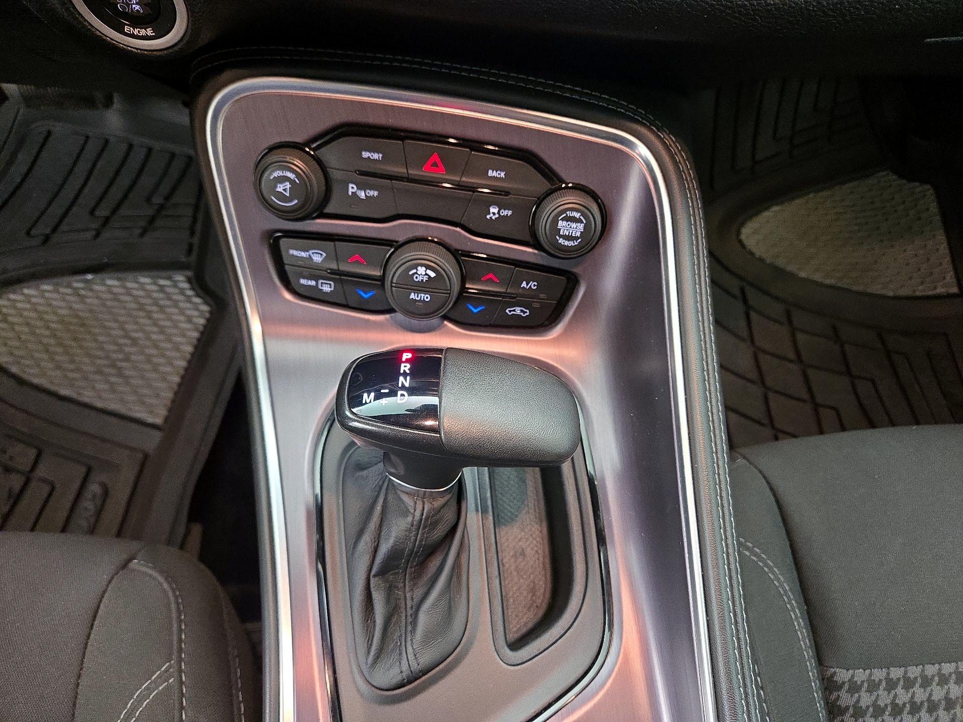 Thumbnail: 2016 Dodge Challenger - 17