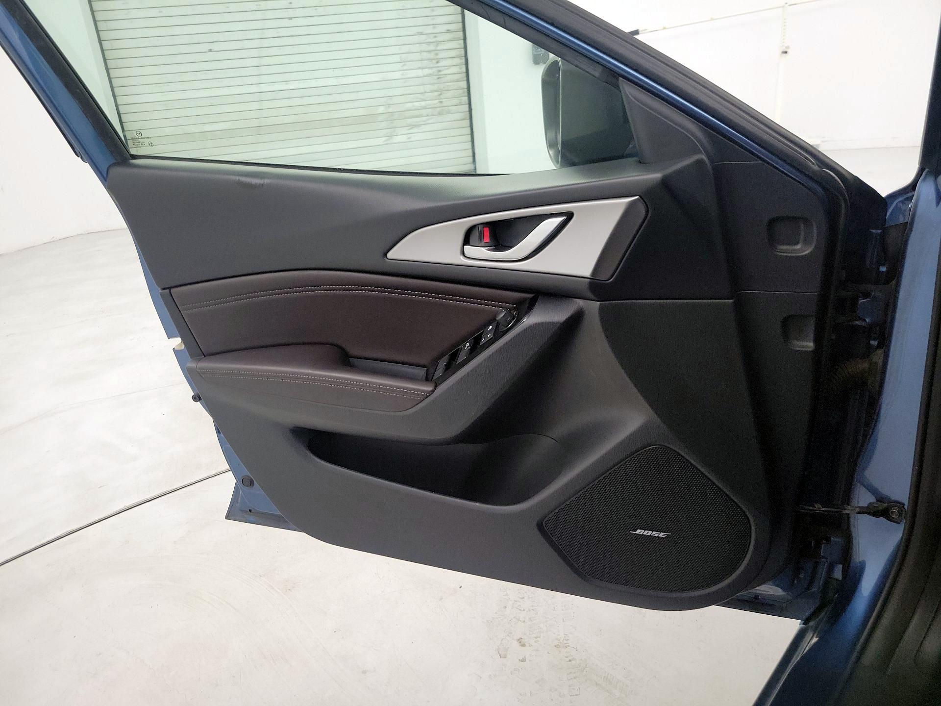 Thumbnail: 2018 Mazda Mazda3 - 12