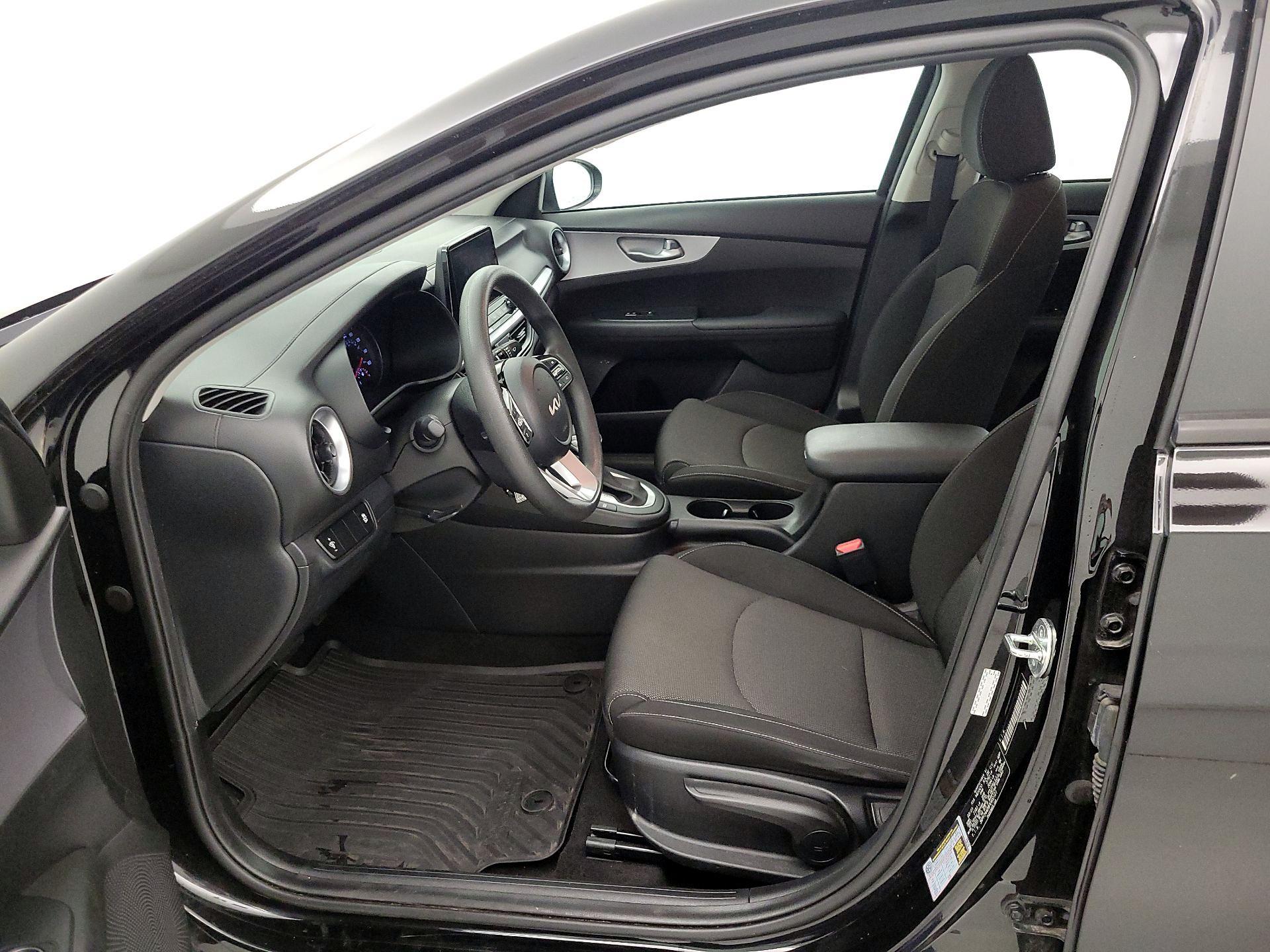 Thumbnail: 2023 Kia Forte - 11