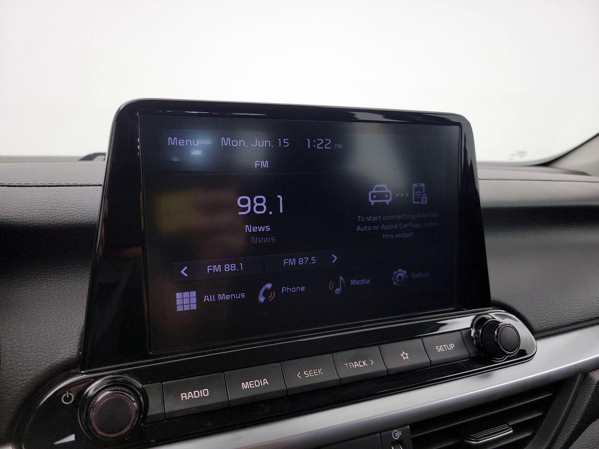 Thumbnail: 2023 Kia Forte - 15