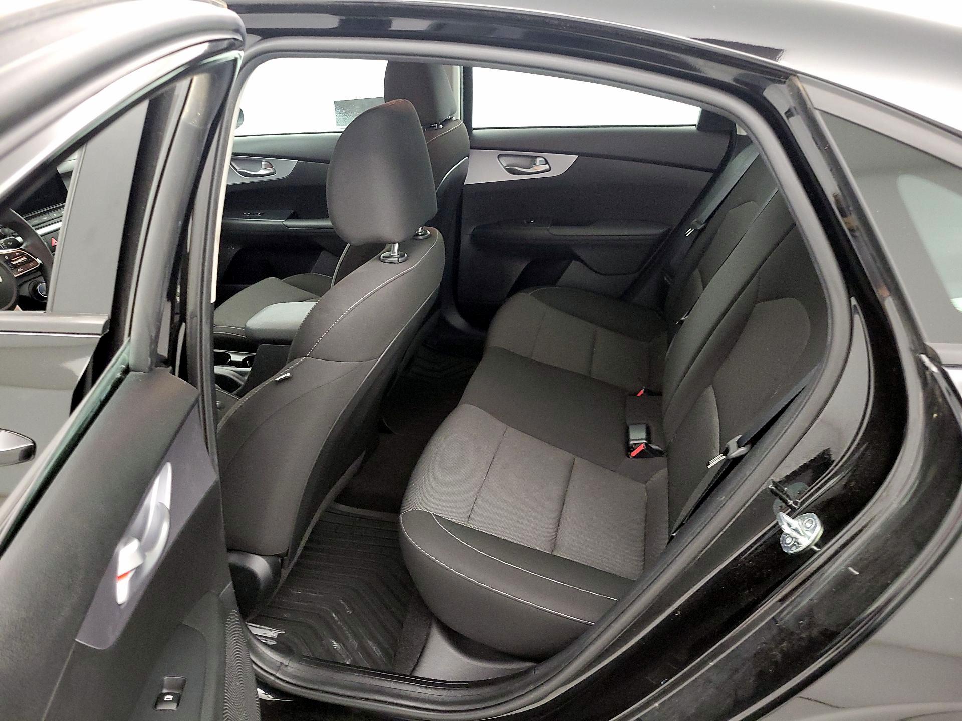 Thumbnail: 2023 Kia Forte - 19