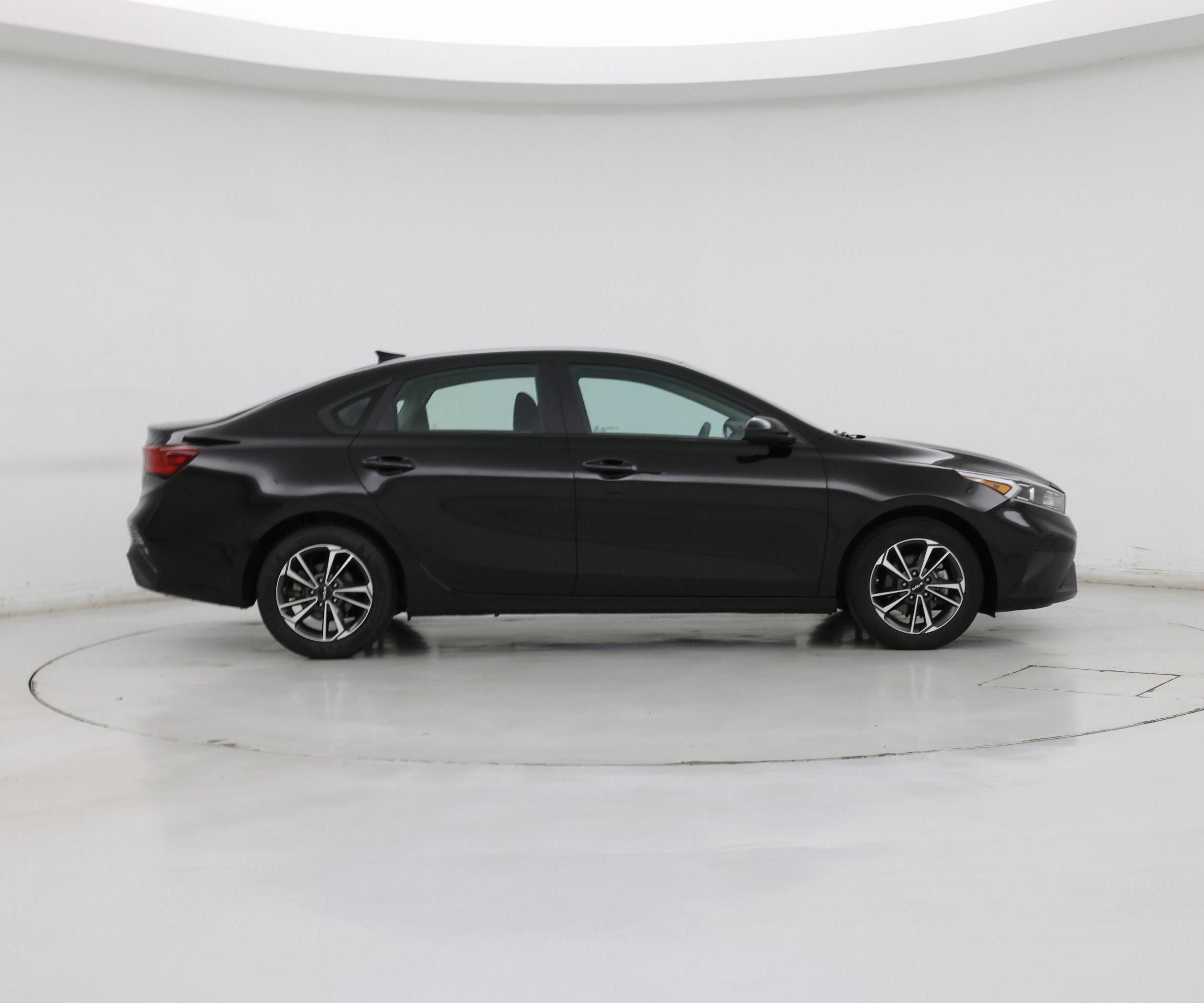 Thumbnail: 2023 Kia Forte - 7