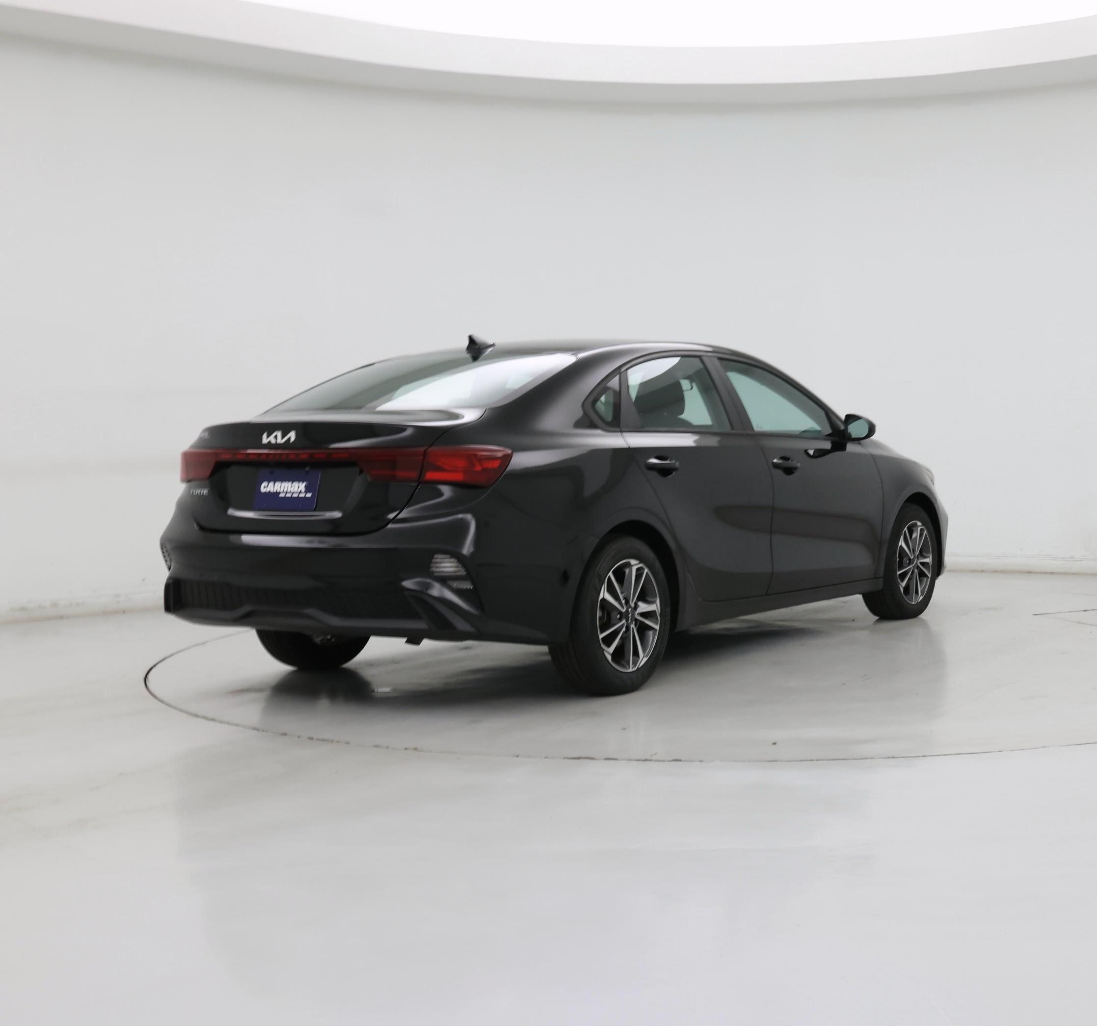 Thumbnail: 2023 Kia Forte - 8
