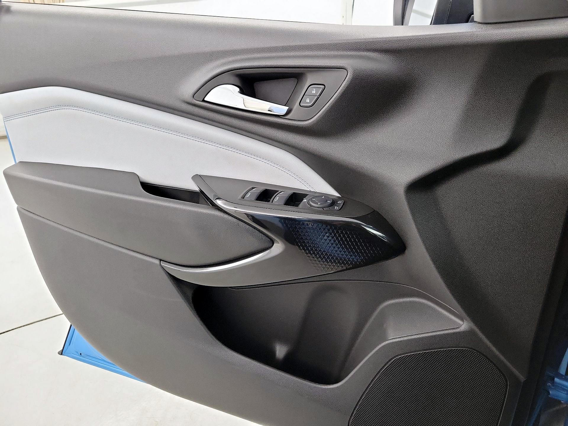 Thumbnail: 2025 Chevrolet Trax - 12
