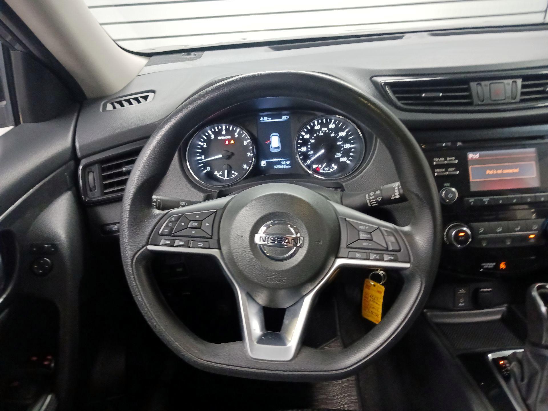 Thumbnail: 2017 Nissan Rogue - 10