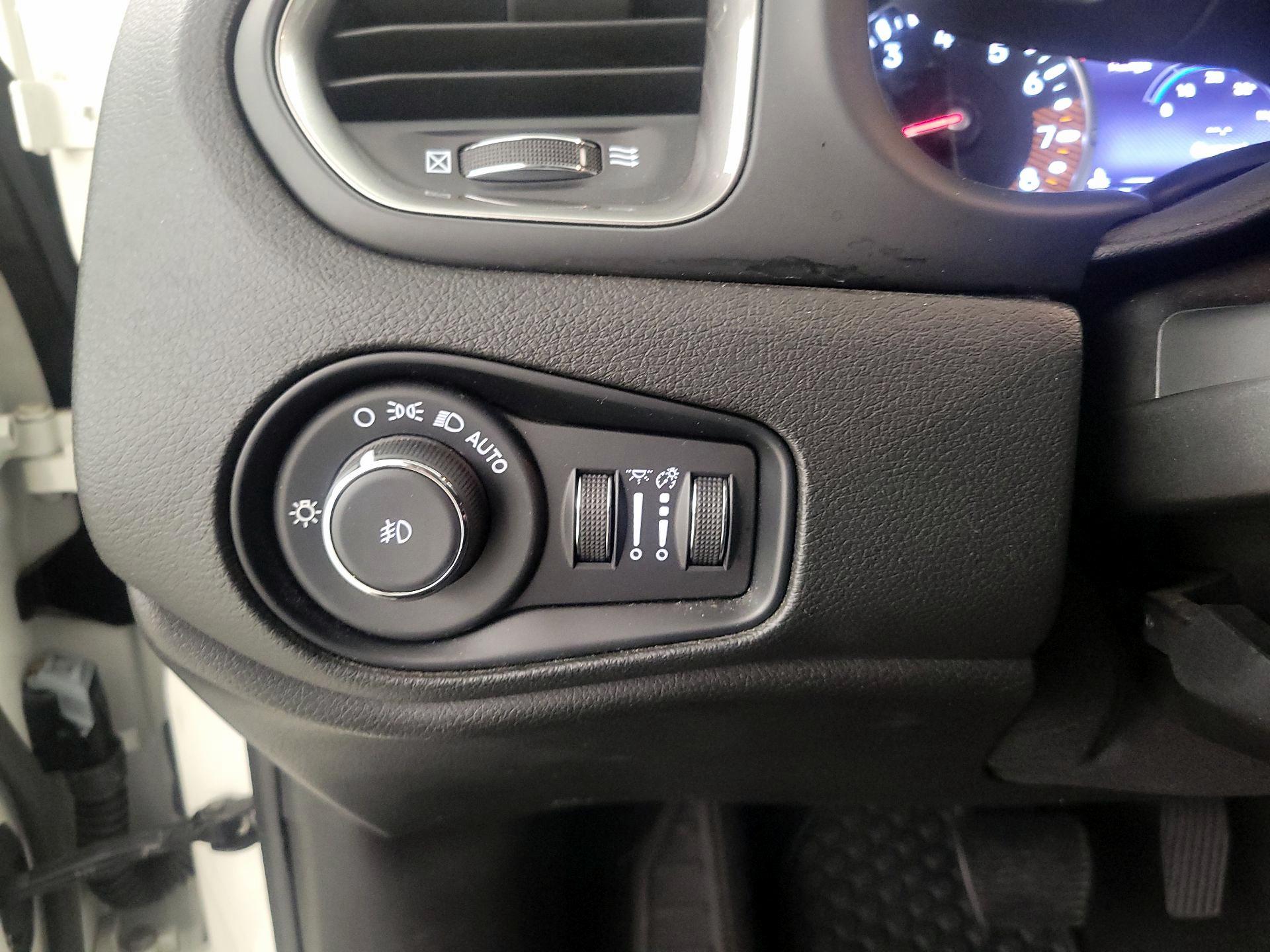 Thumbnail: 2022 Jeep Renegade - 13